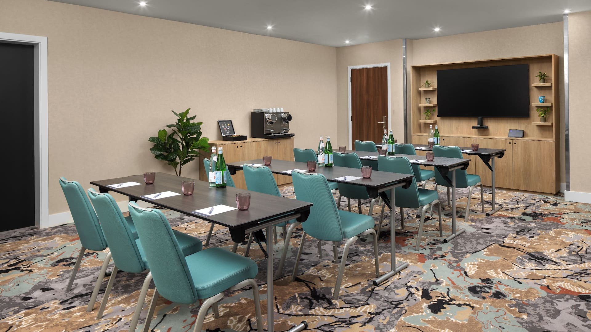 Hyatt Place London City East The Atelier Theatre Classroom