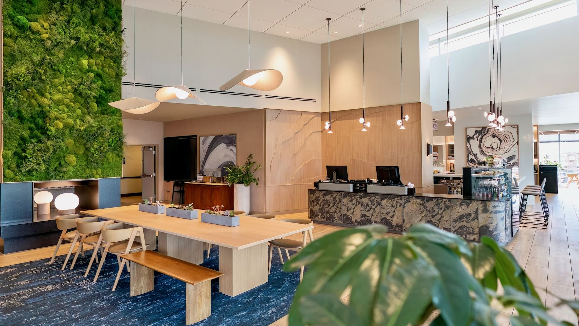 Hyatt Place Sacramento/Roseville Lobby