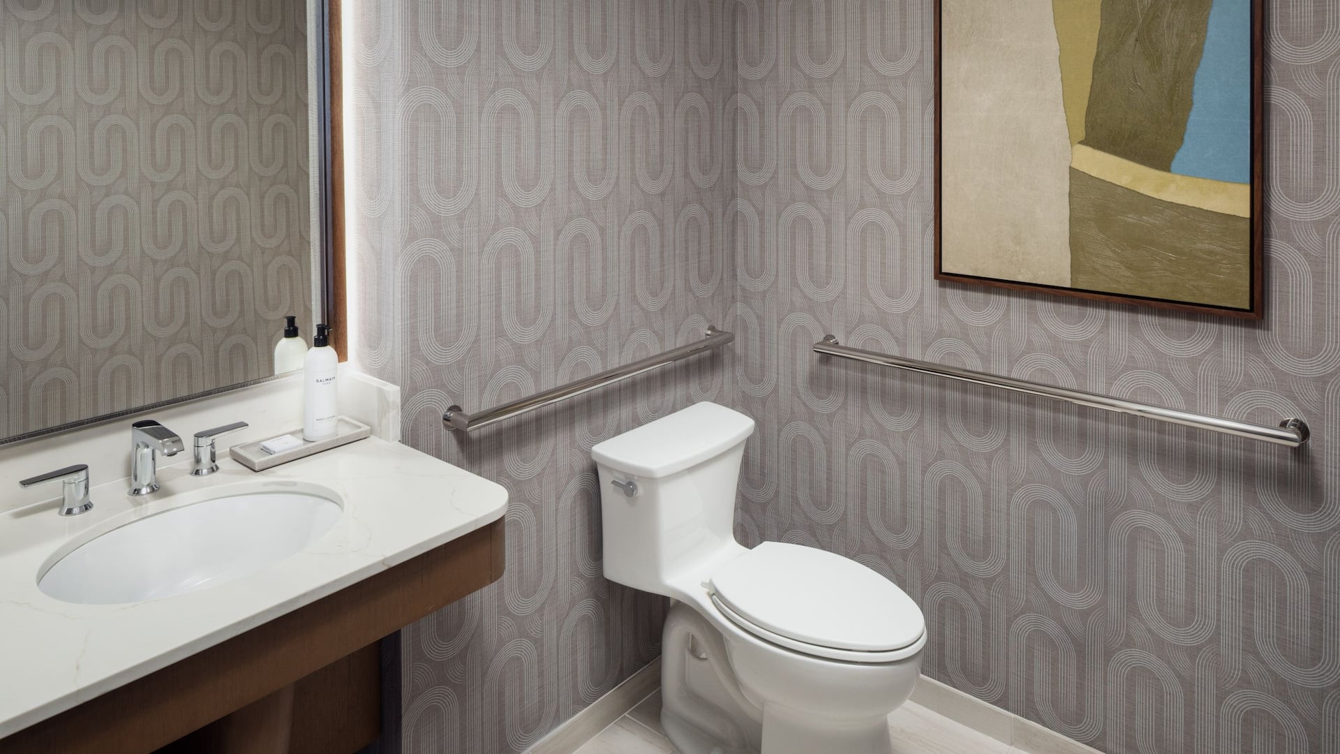 5 из 5 Grand Hyatt DFW Presidential Suite Half Bathroom