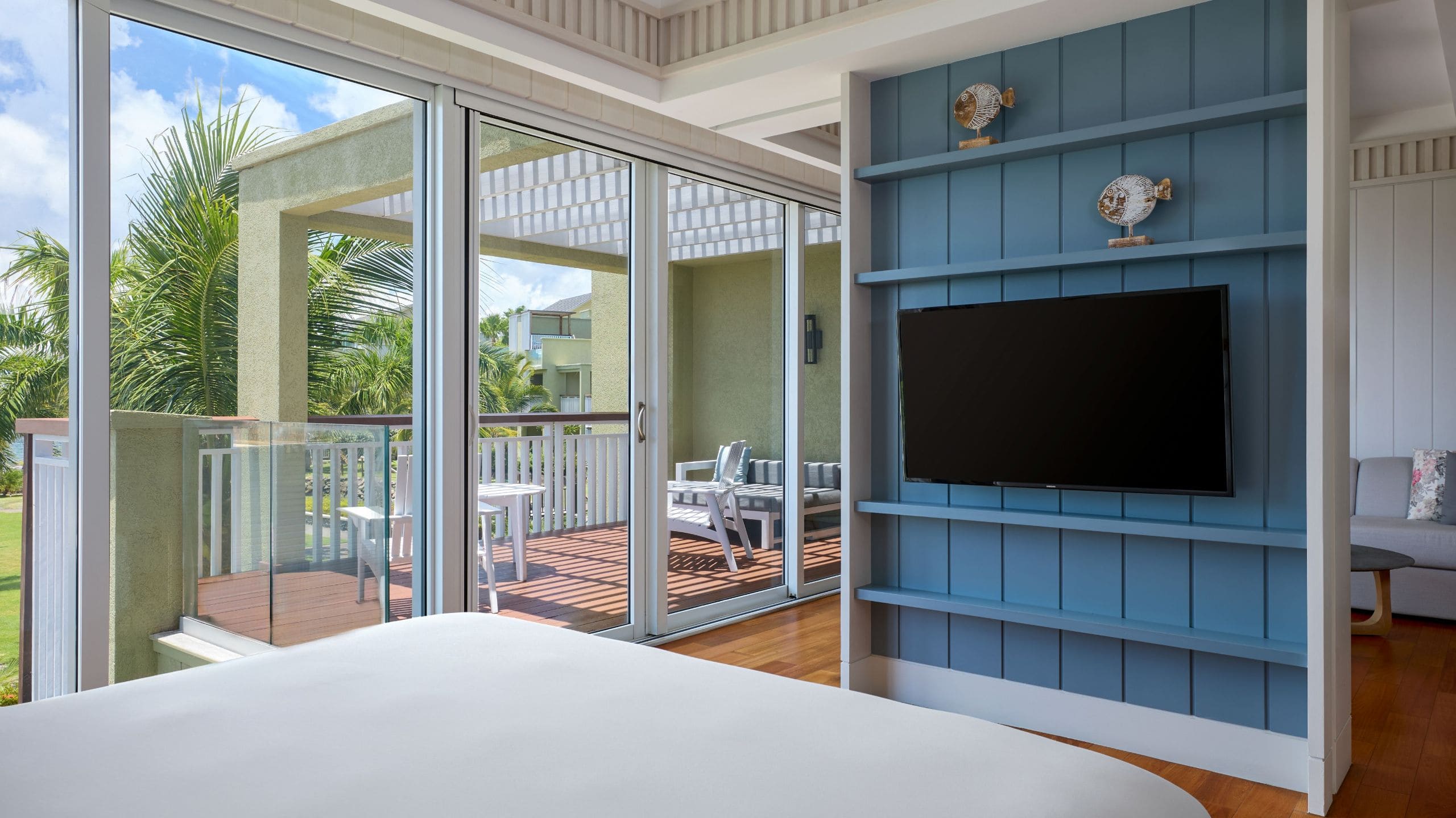1 von 3 Park Hyatt St. Kitts Christophe Harbour One Suite King Bed Bedroom
