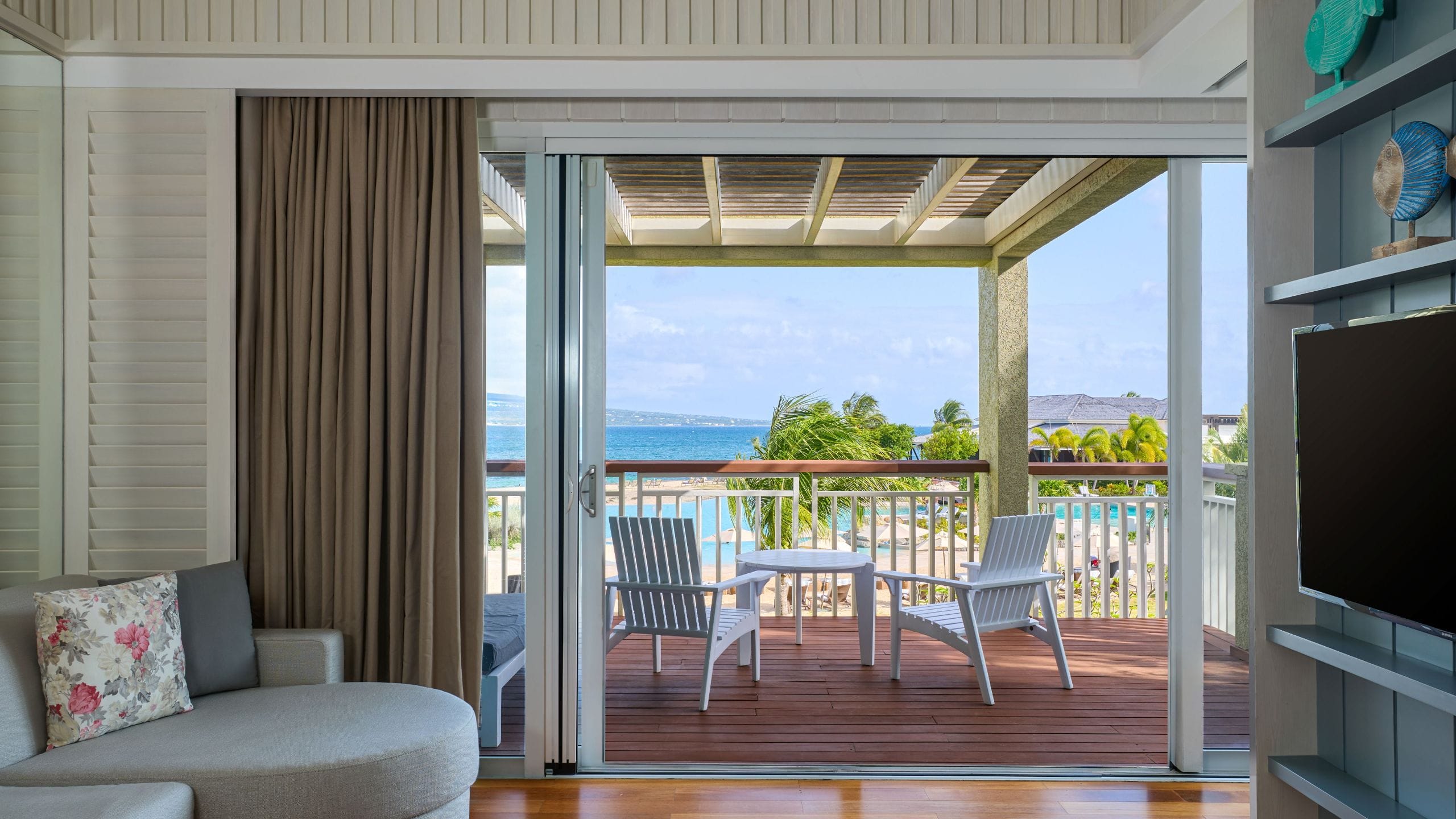 1 of 3 Park Hyatt SKBPH Pxxxx One King Bed Suite Pool View