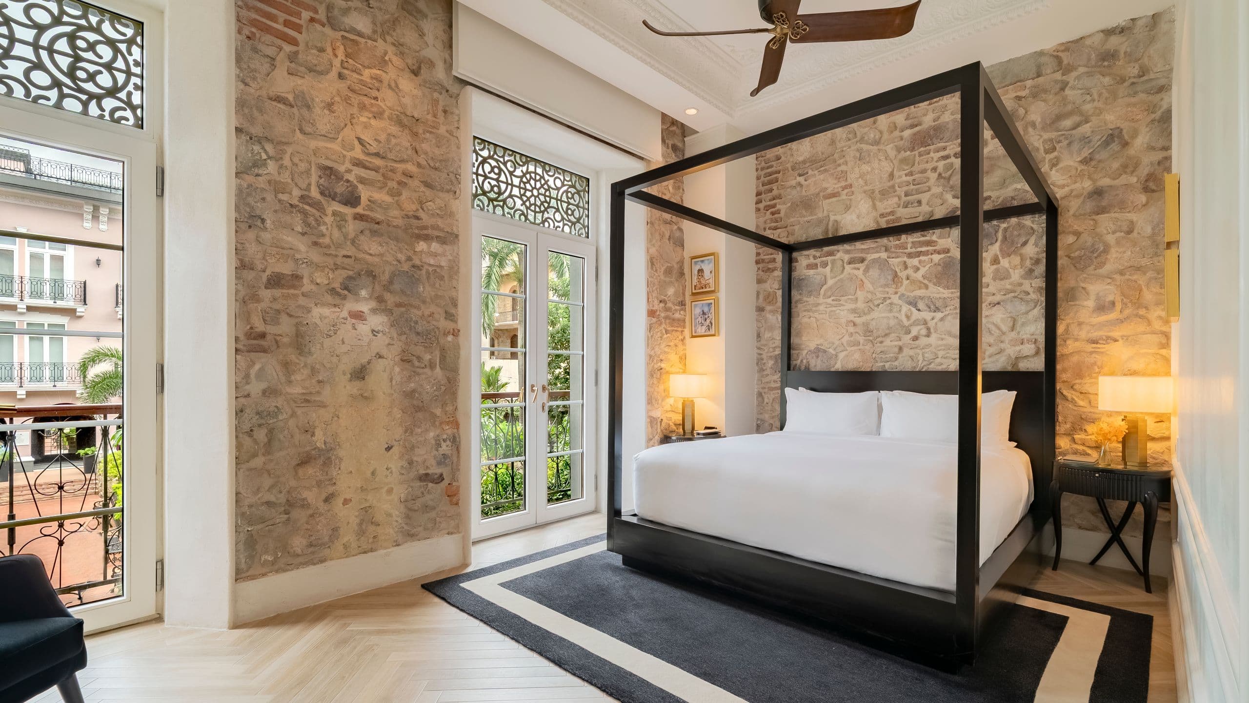 10 of 10 Hotel La Compañía Casco Antiguo One King Bed Courtyard View Bed And Balcony