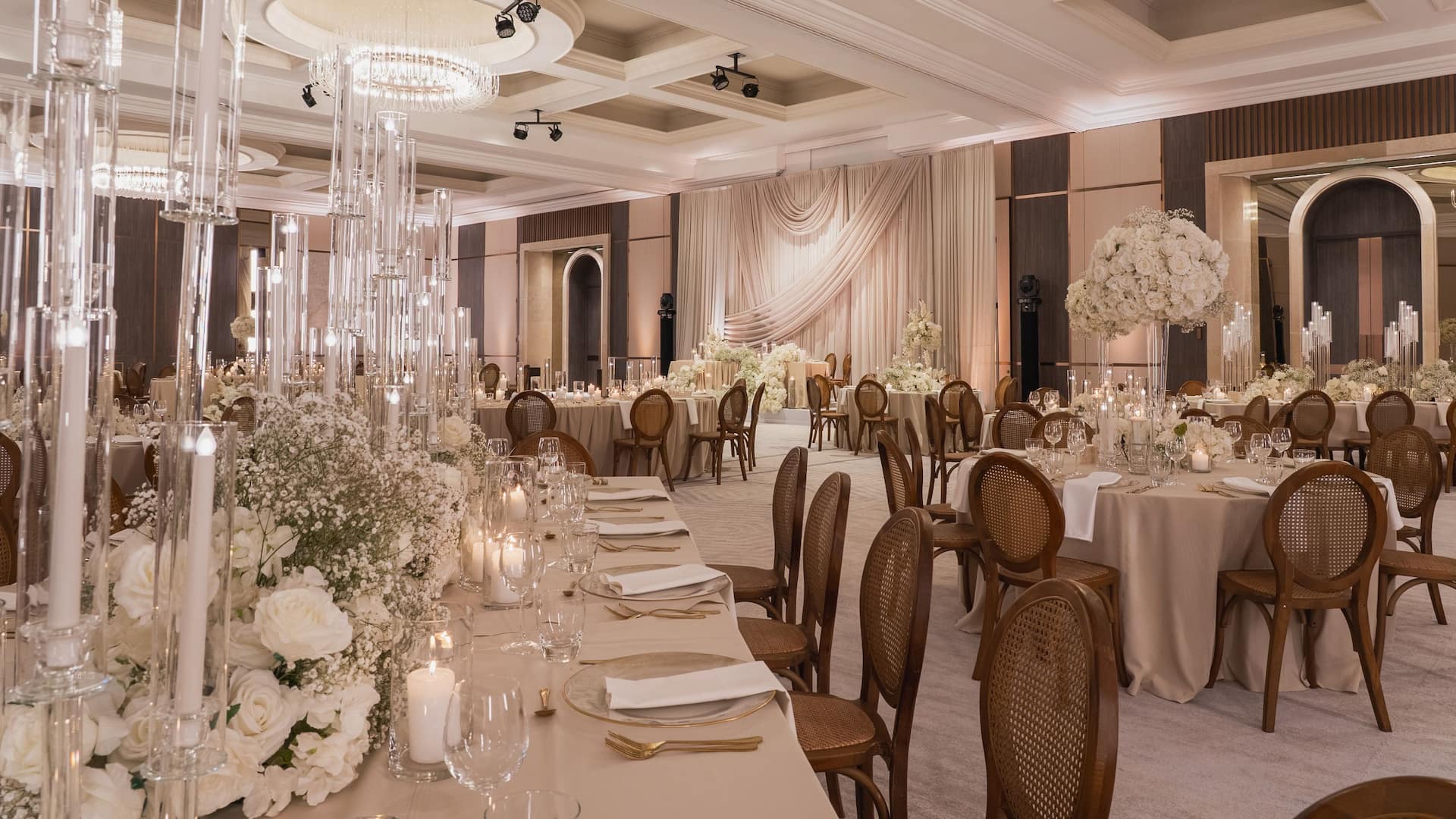 Hyatt Regency Belgrade Table Arrangement Wedding