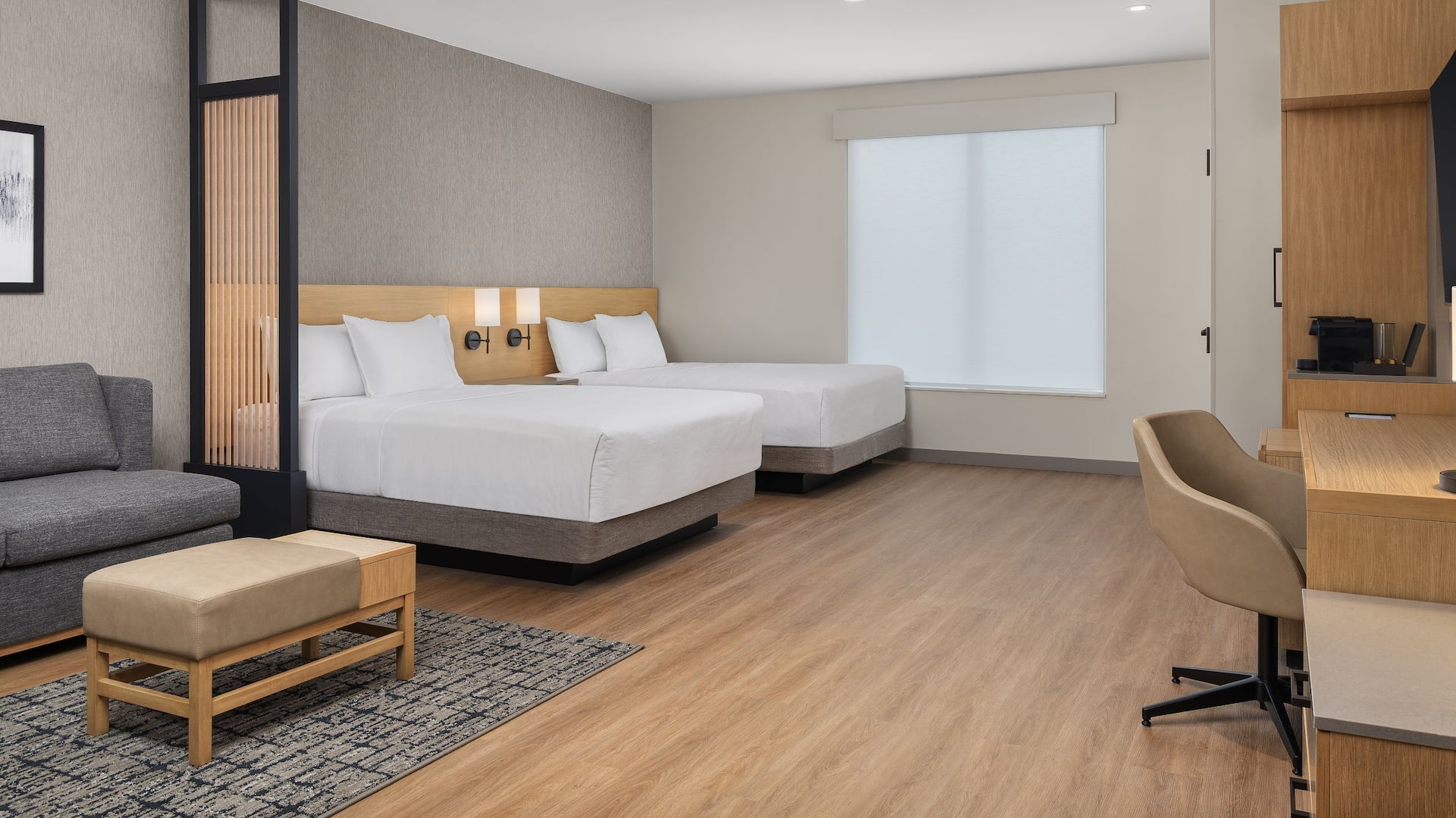 Hyatt Place Toronto Airport Queen Wide View Windows