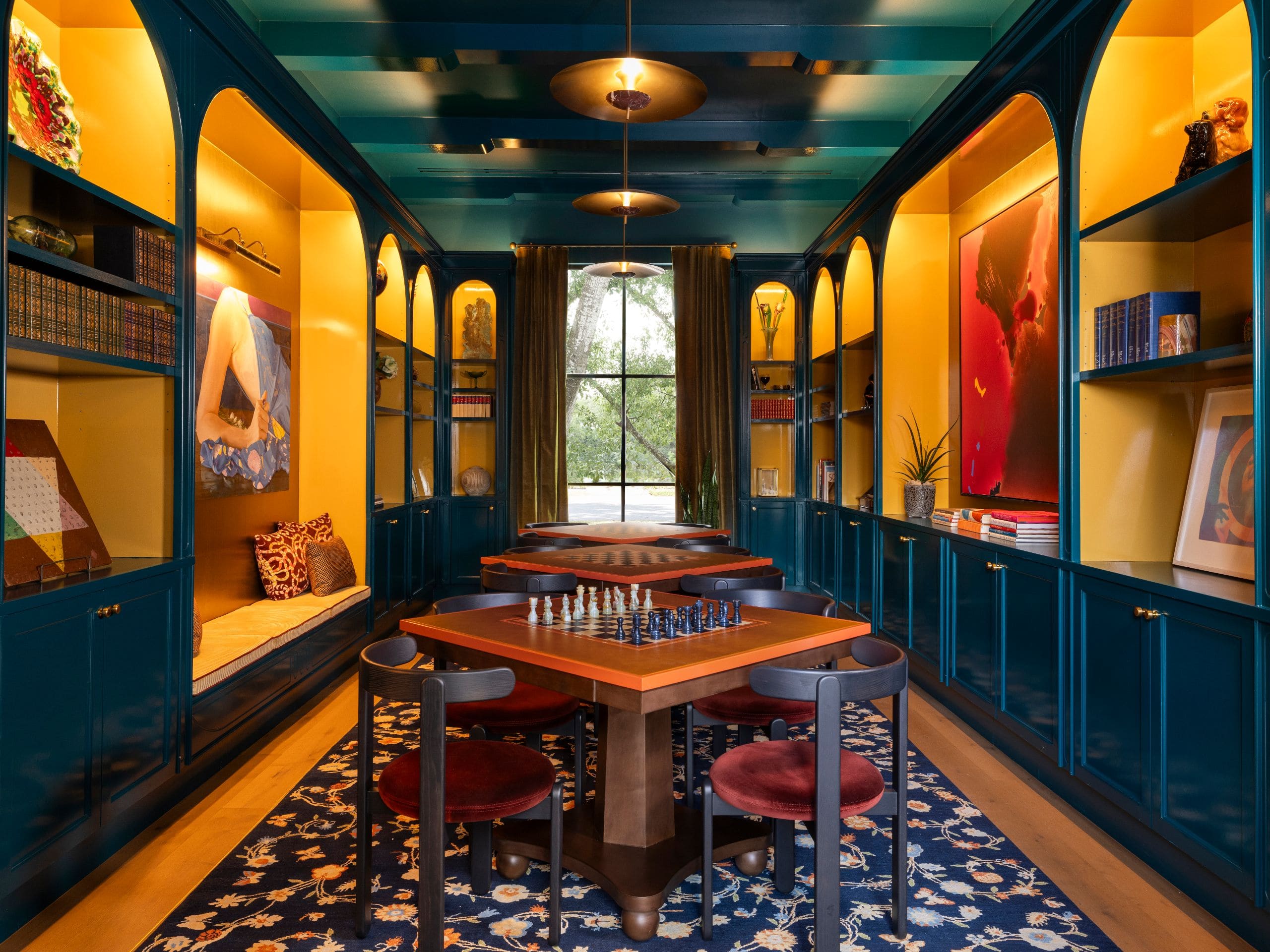 Hotel Daphne Library Wide