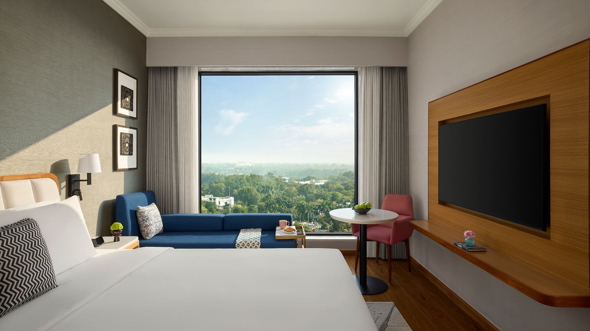 Hyatt Place Bhopal Suite Room Bedroom