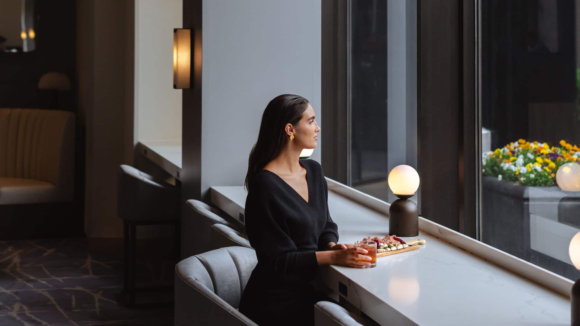 Hyatt Regency Morristown Woman Lounge Seating