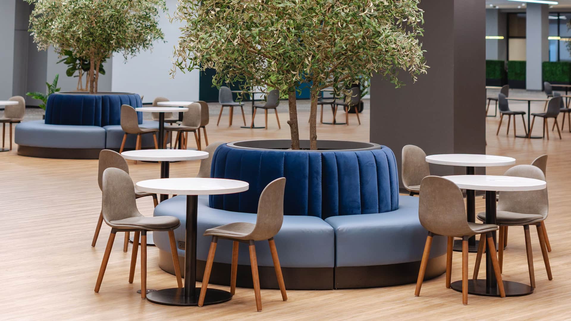 Hyatt Regency Morristown Round Couch Table Seating