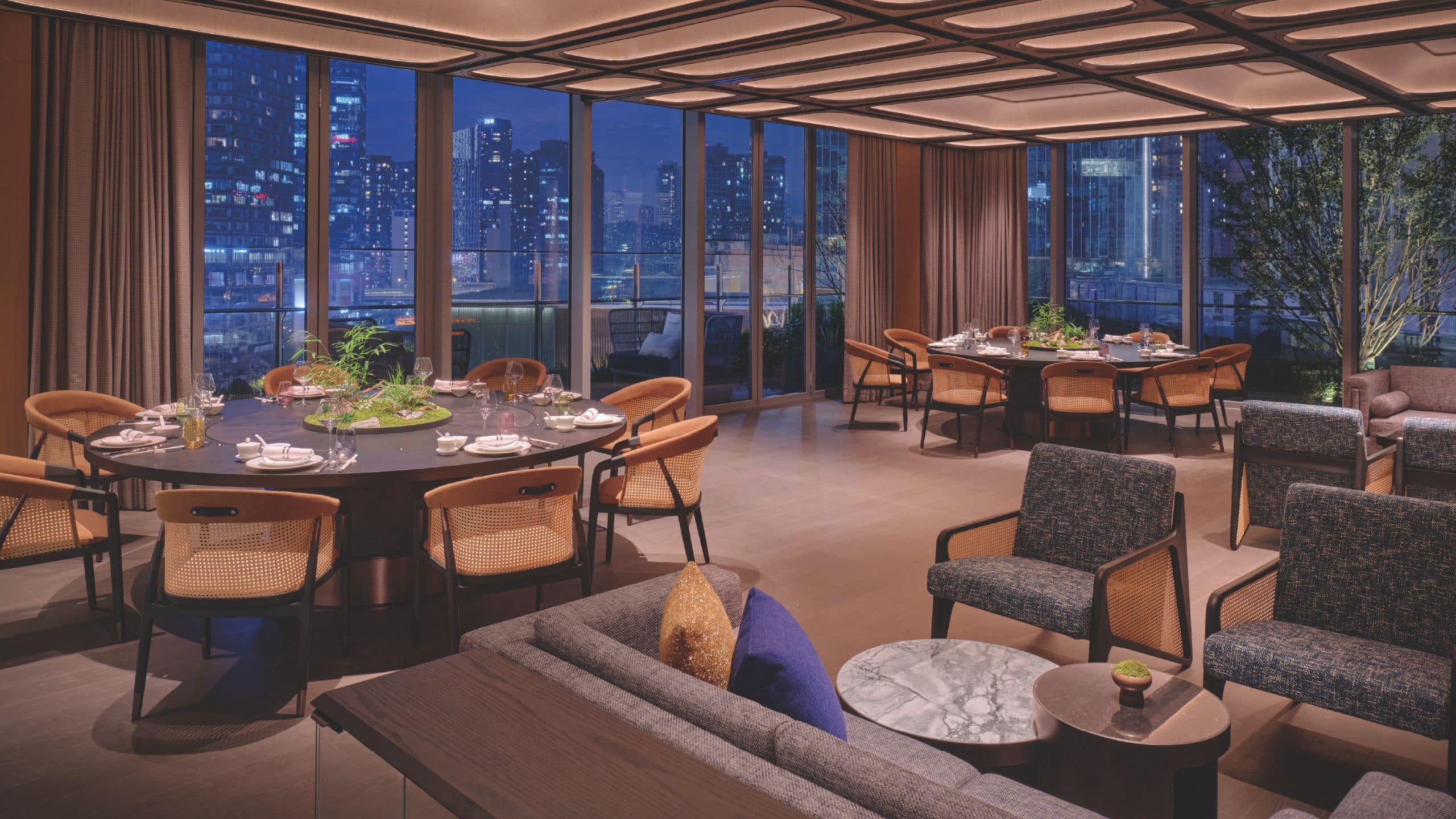 第 1,共 3 Hyatt Centric The Ring Chengdu Dongda 333 Prd 7788 Night View