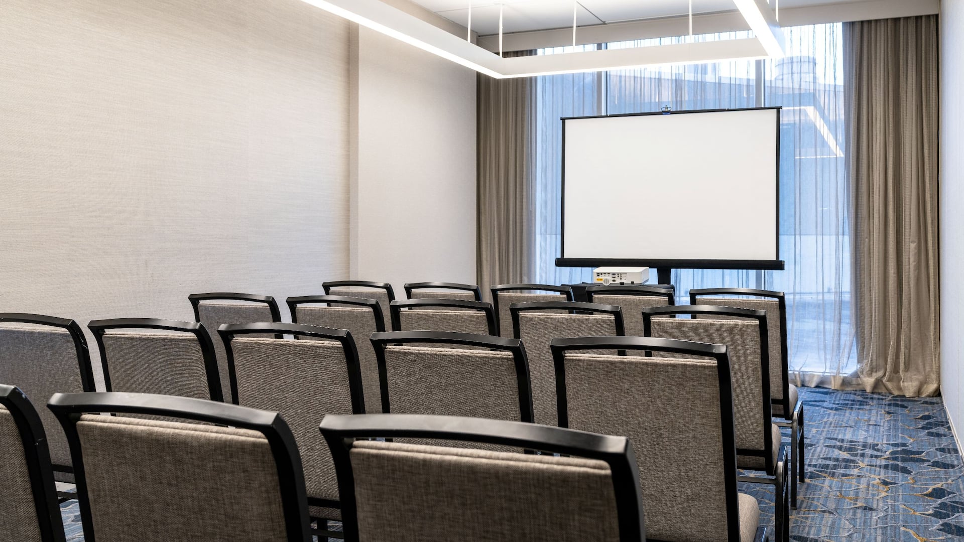 Hyatt Regency Baltimore Inner Harbor Camden With Tv Detail