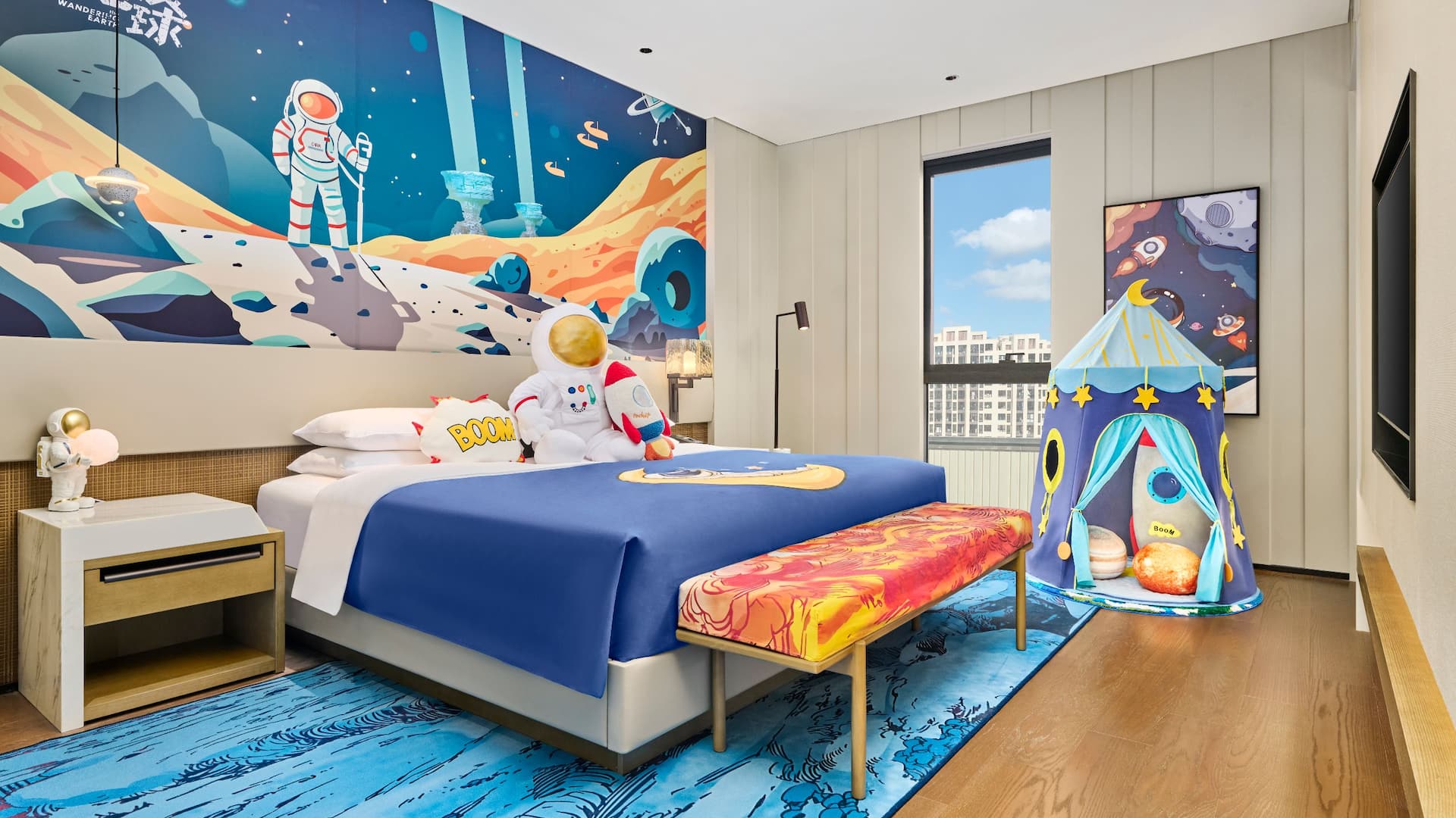 Hyatt Regency Shanghai Lingang Suite King Wandering Earth Theme Living Room