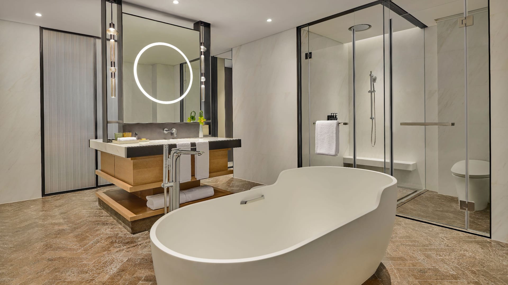 3 of 3 Hyatt Regency Shanghai Lingang Deluxe Lake View Suite Bathroom