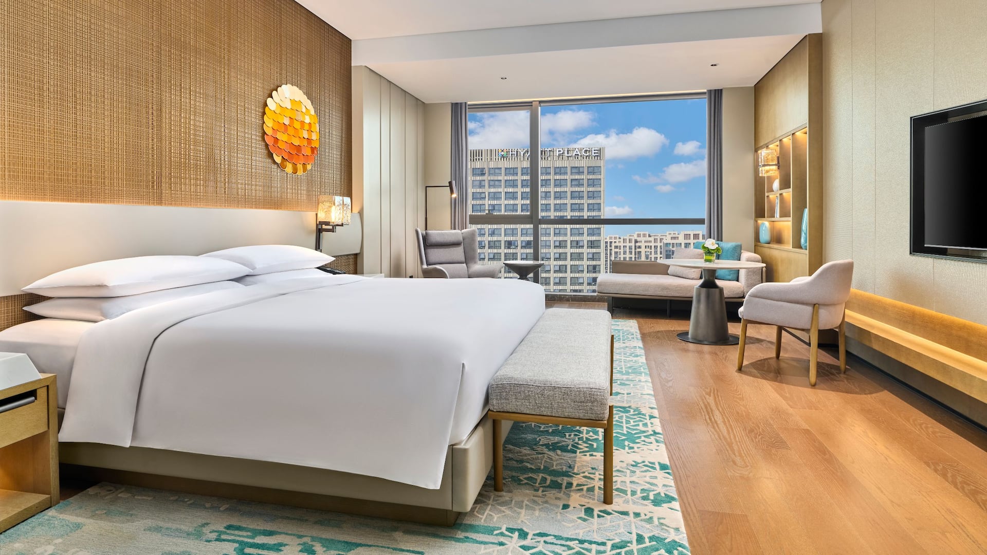 Hyatt Regency Shanghai Lingang Garden View King Room Bedroon