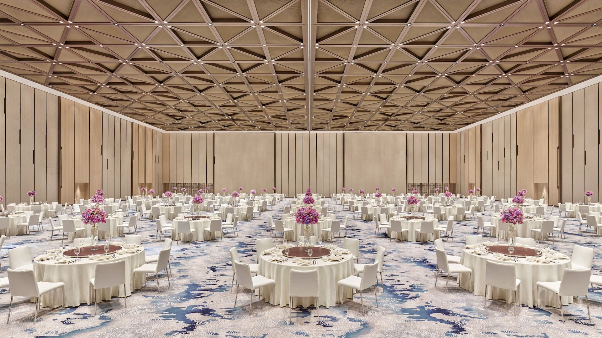 Hyatt Regency Shanghai Lingang Grand Hall Round Table Style
