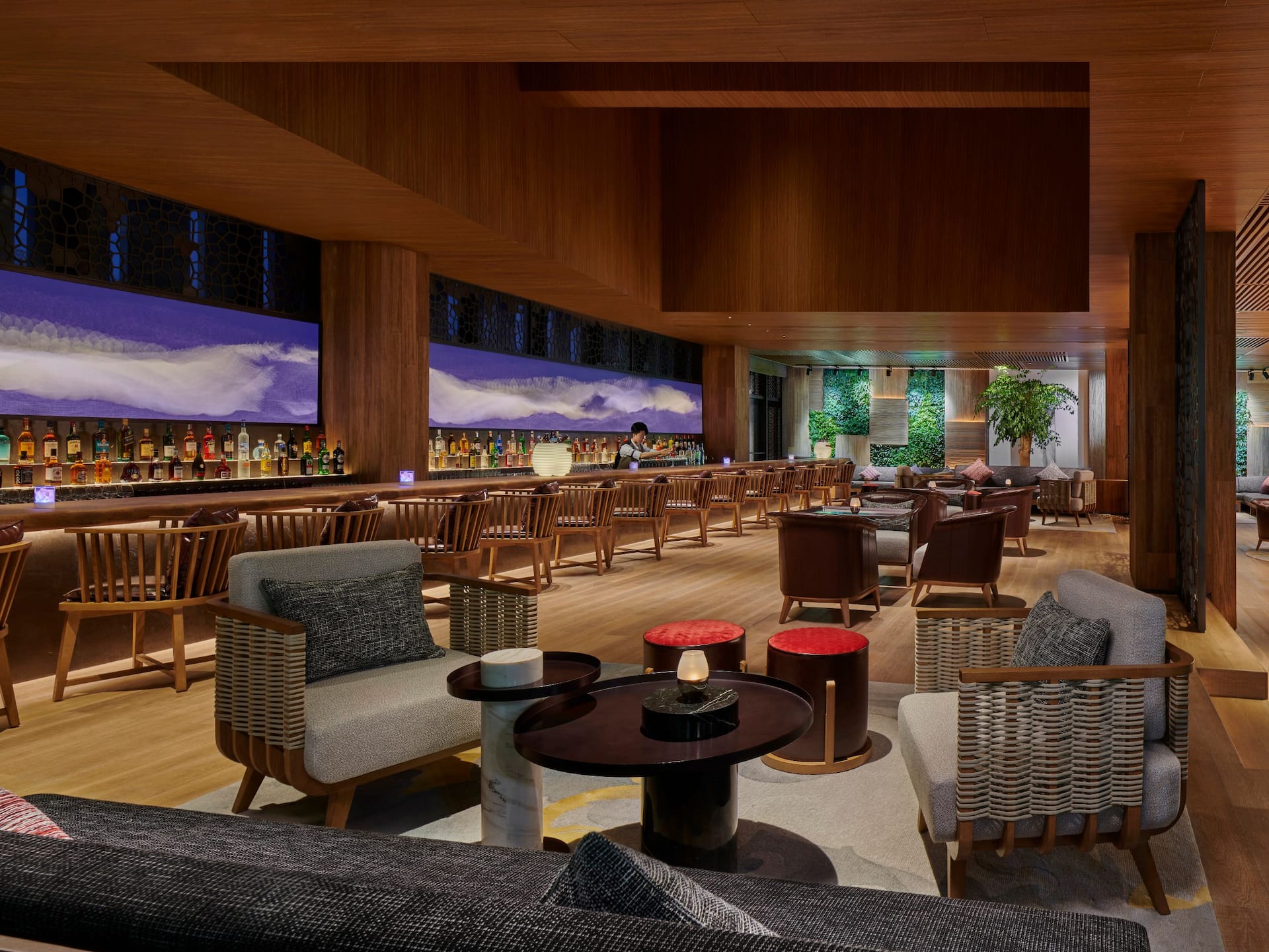 Hyatt Regency Shanghai Lingang Long Bar