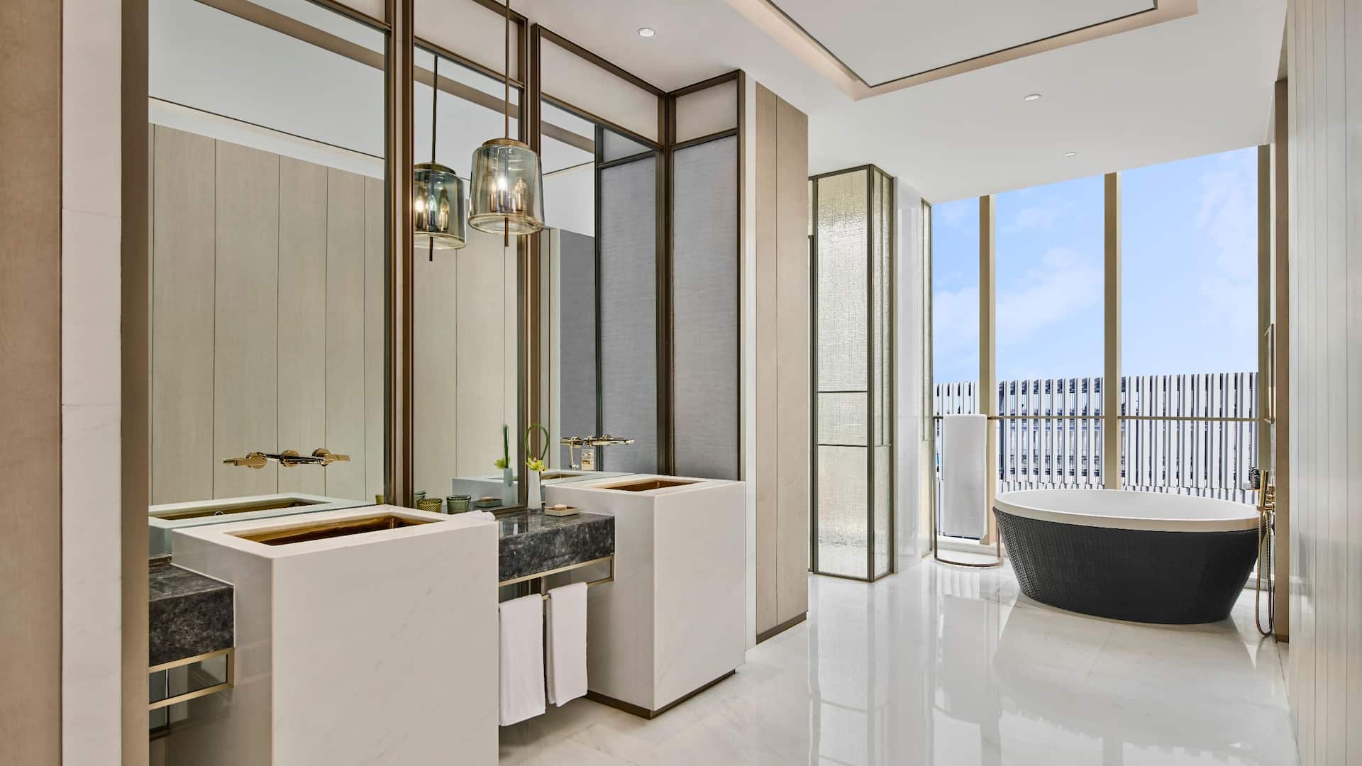 Hyatt Regency Shanghai Lingang Presidential Suite Bathroom