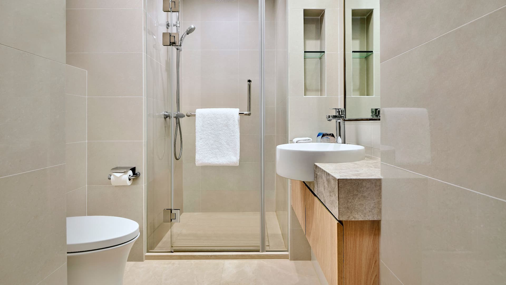 Hyatt Place Shanghai Lingang King Bed Recidence Bathroom