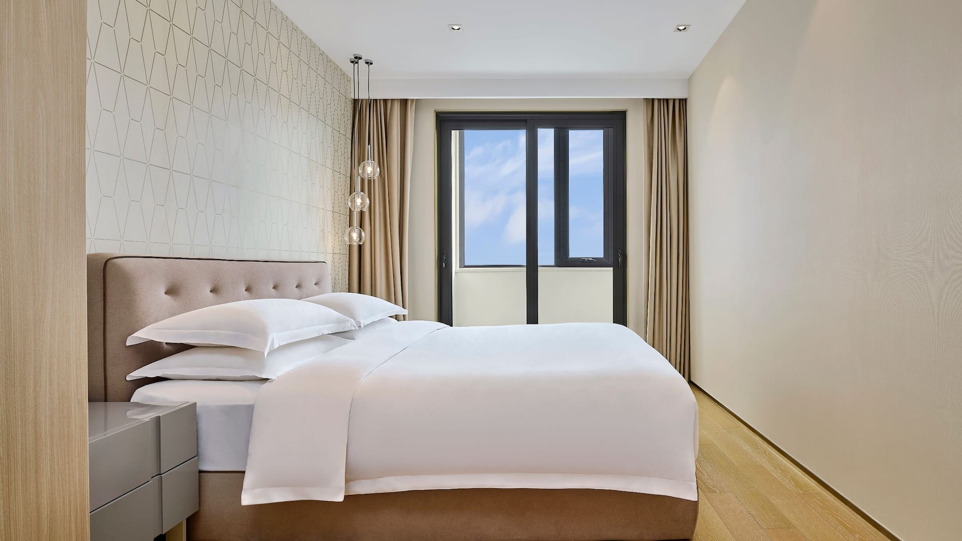 Hyatt Place Shanghai Lingang King Bed Recidence Bedroom