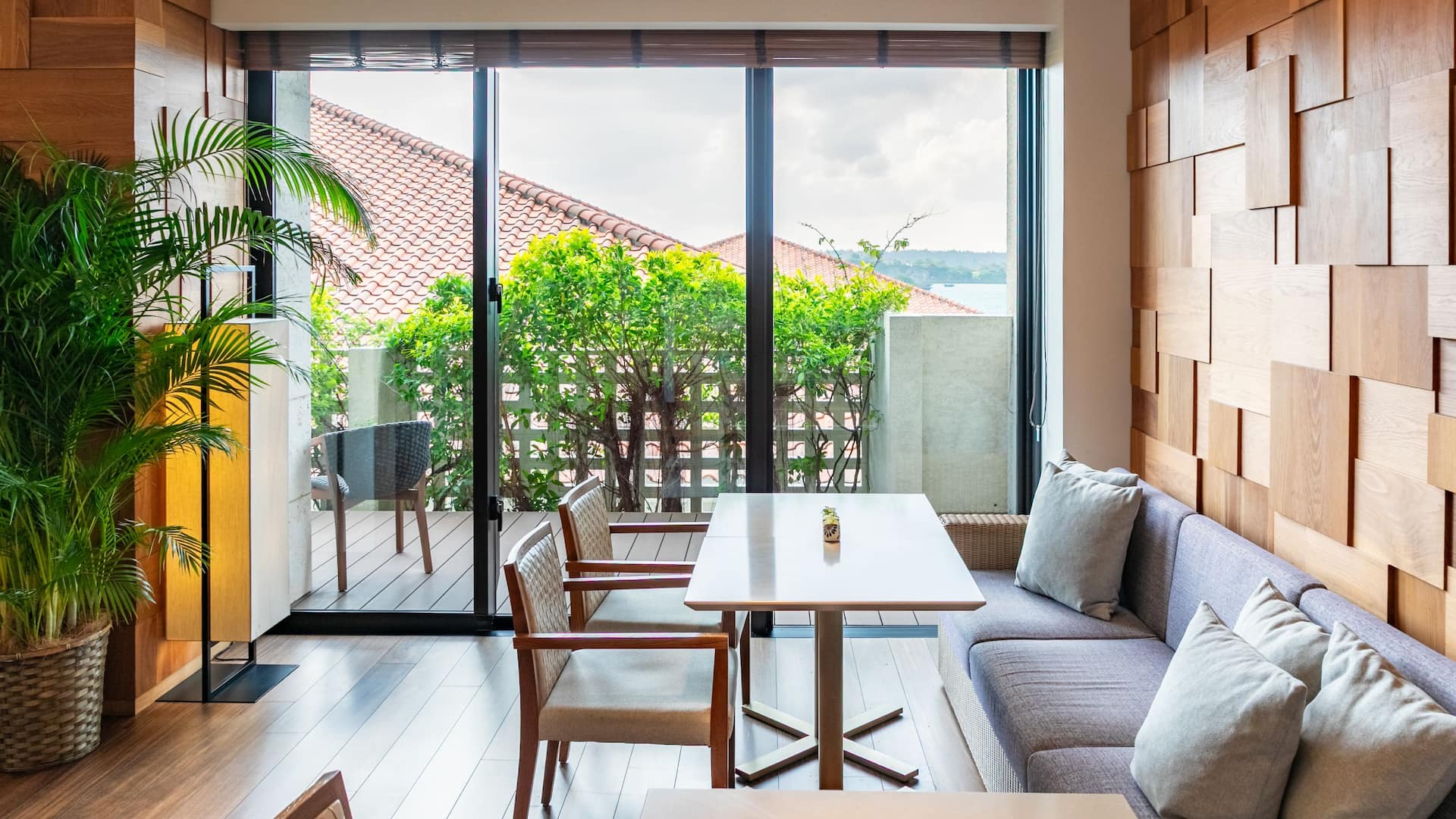 Hyatt Regency Seragaki Island, Okinawa Regency Club Lounge Roof View