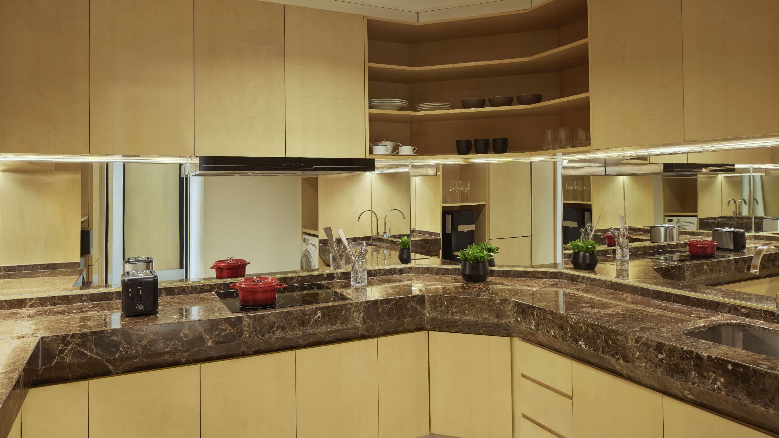 2 de 2 Keraton at The Plaza Apartment Kitchen