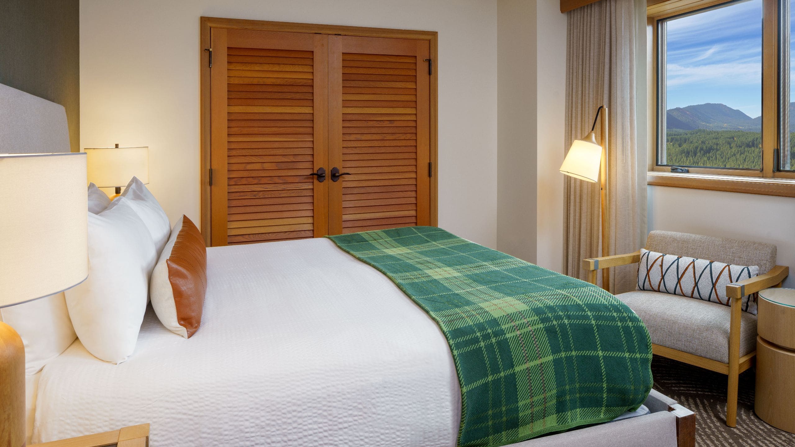 4 of 5 Suncadia Resort Lodge PH Two Bed King River