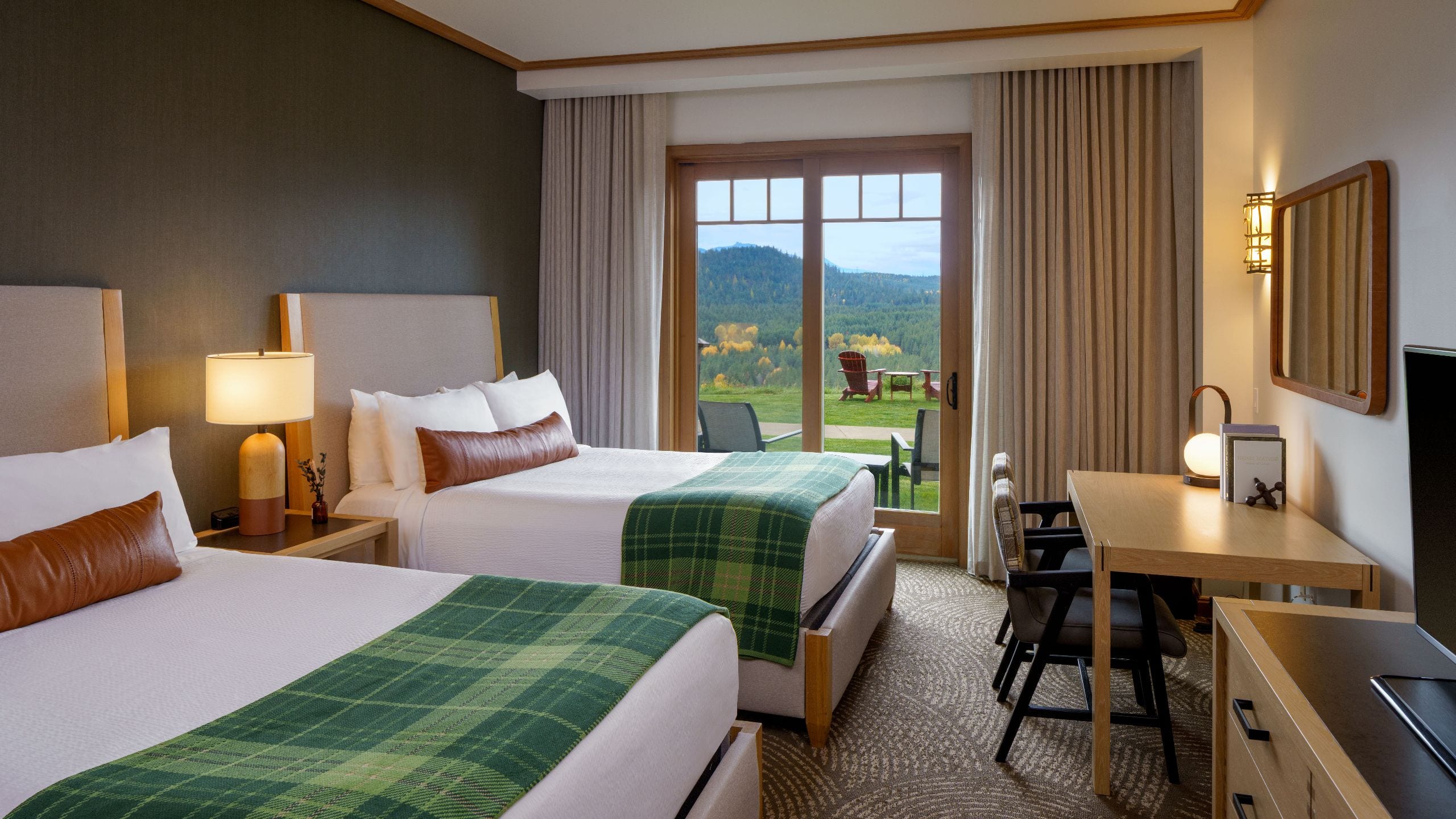 Suncadia Resort Lodge Two Queen Bed River