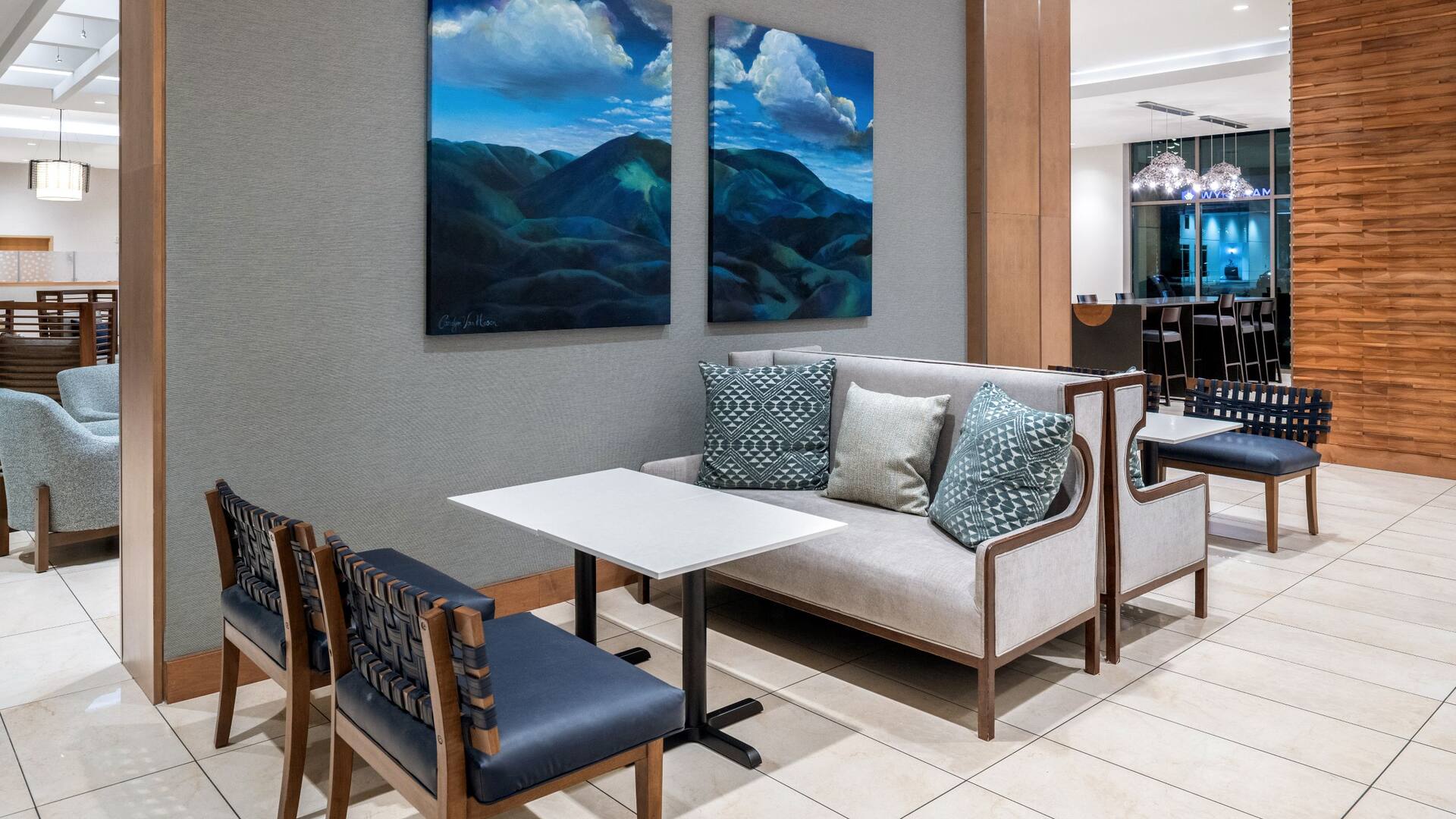 Hyatt House at Anaheim Resort/Convention Center Lobby Seating