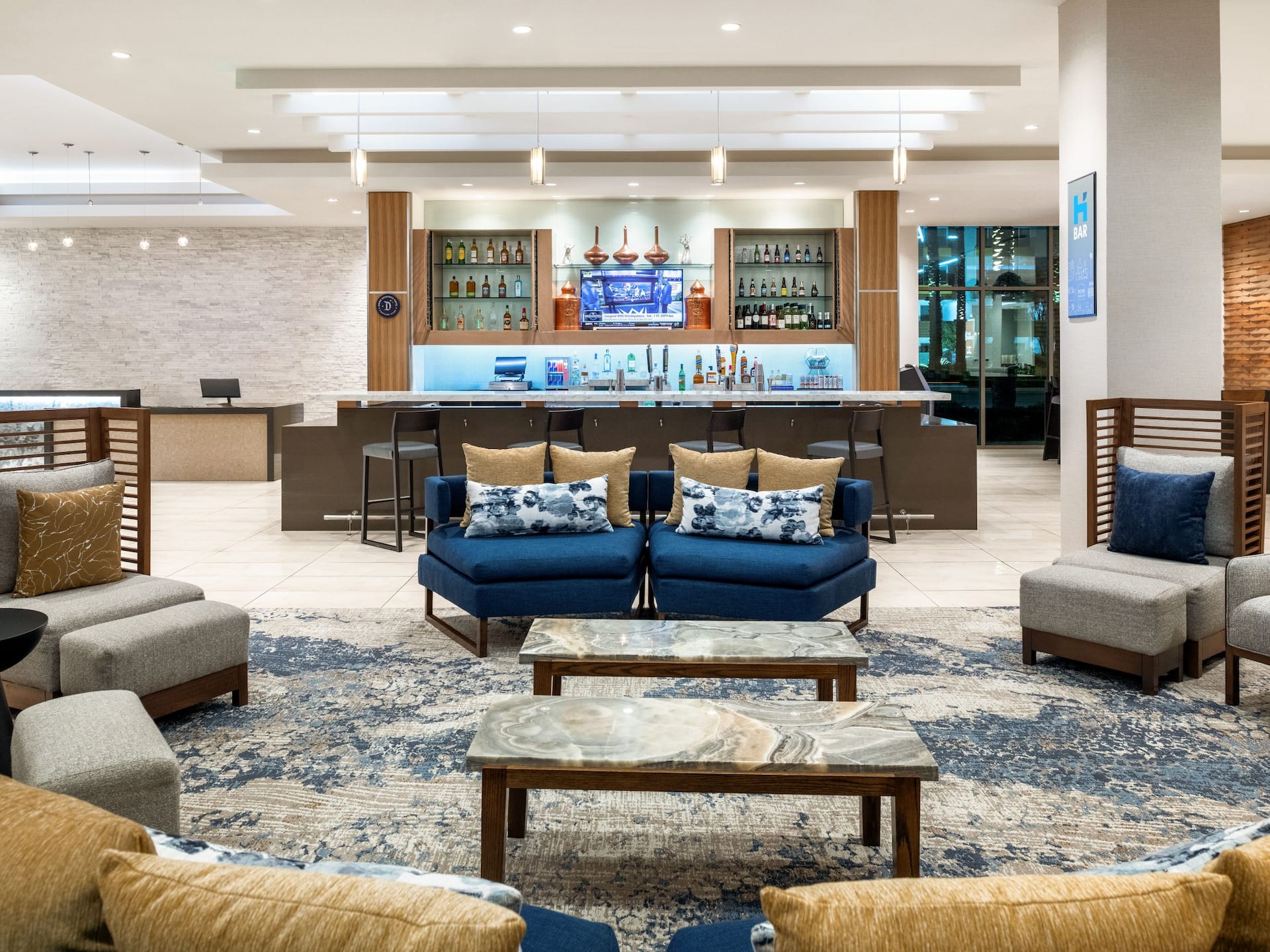 Hyatt House at Anaheim Resort/Convention Center H Bar Full View