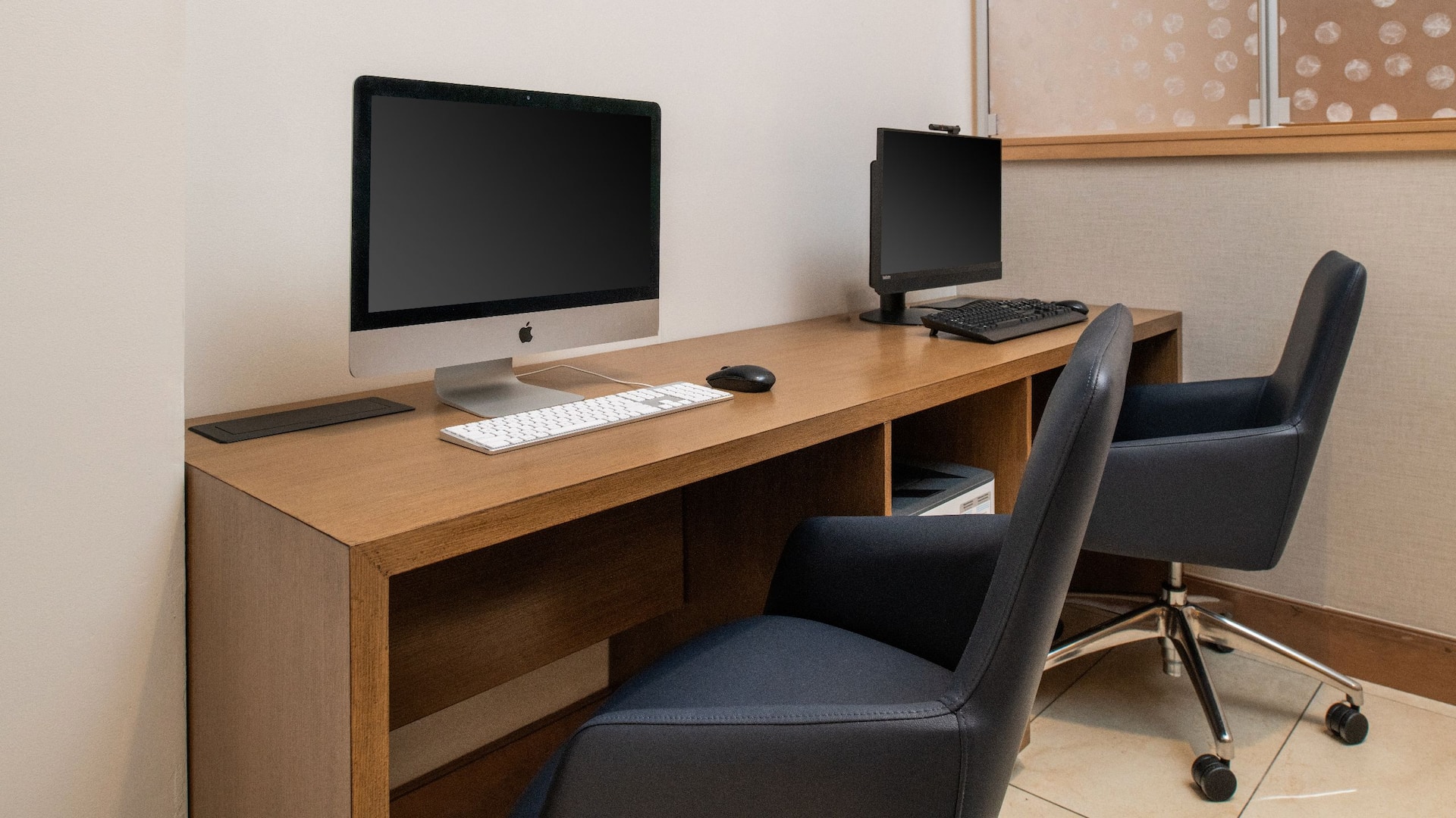 Hyatt House at Anaheim Resort/Convention Center Shared Computers