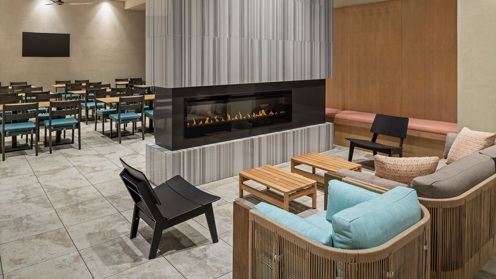 Hyatt House at Anaheim Resort/Convention Center Lobby Fireplace Seating