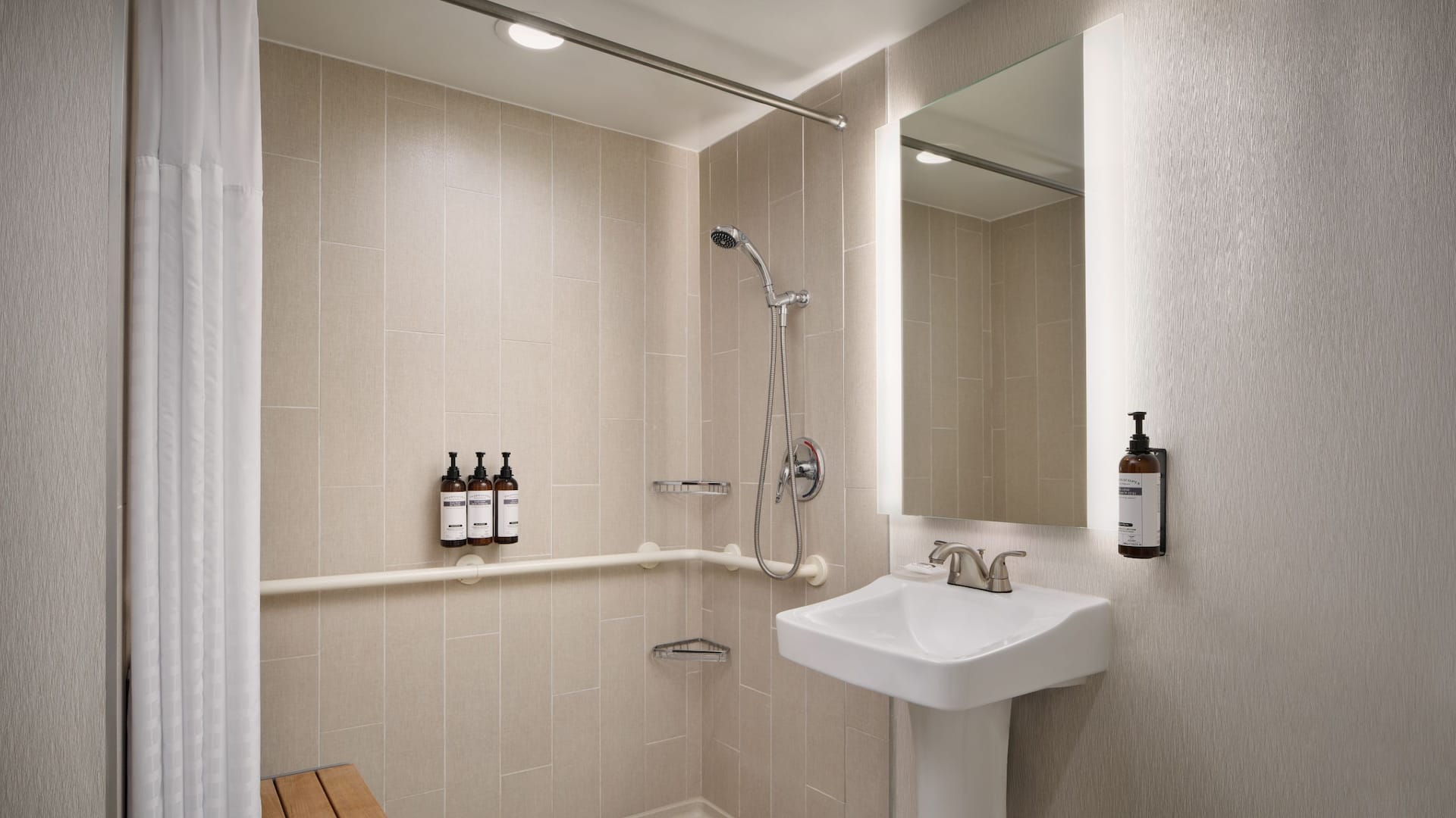 Hyatt Regency Suites Atlanta Northwest Accessible Shower