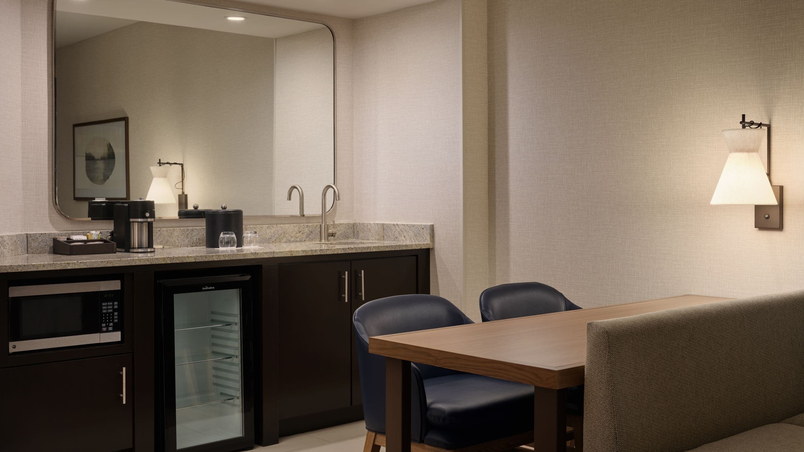 Hotel Rooms in Marietta, GA | Hyatt Regency Suites Atlanta Northwest