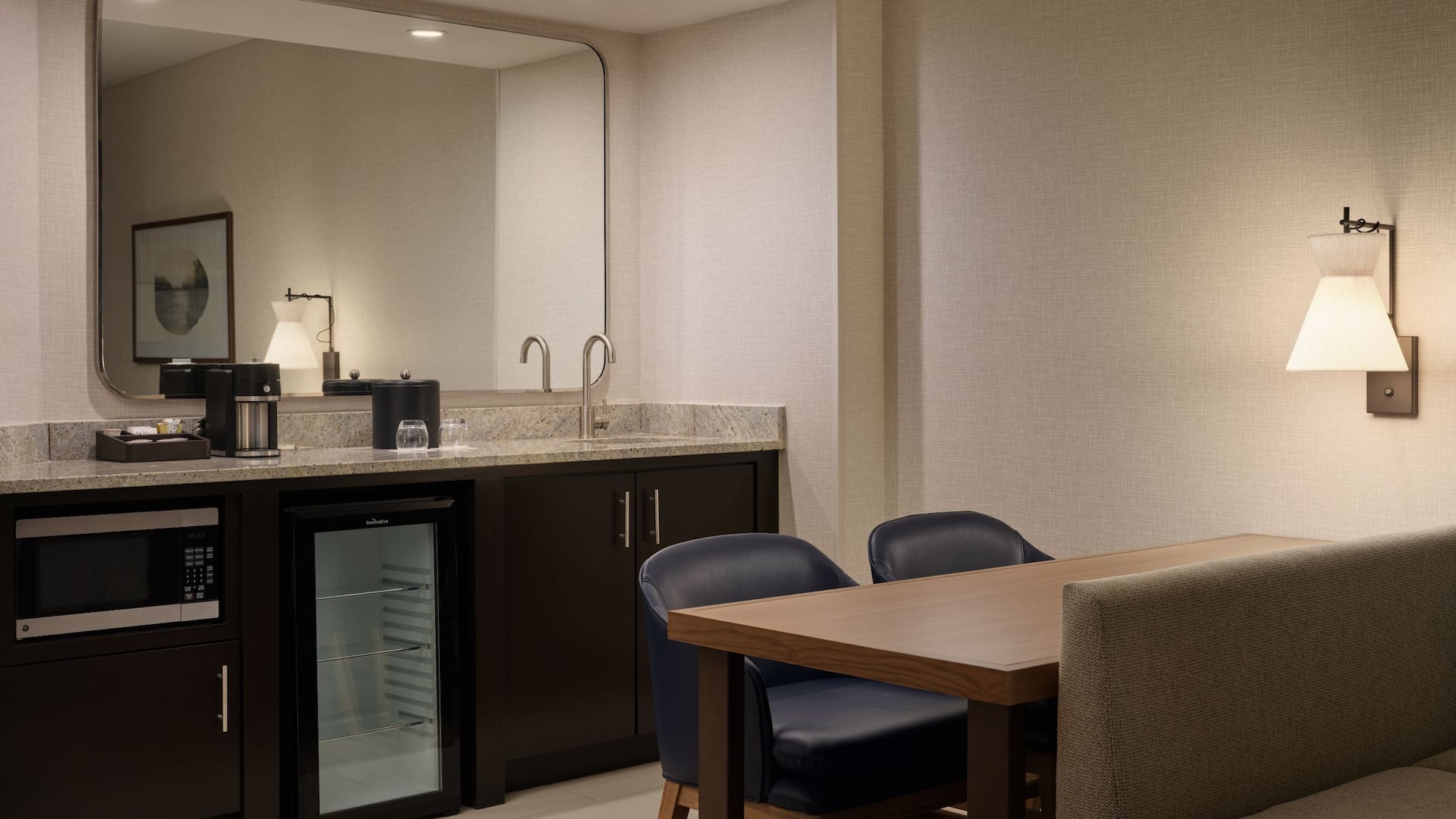 Hyatt Regency Suites Atlanta Northwest Guest Room Wet Bar And Desk