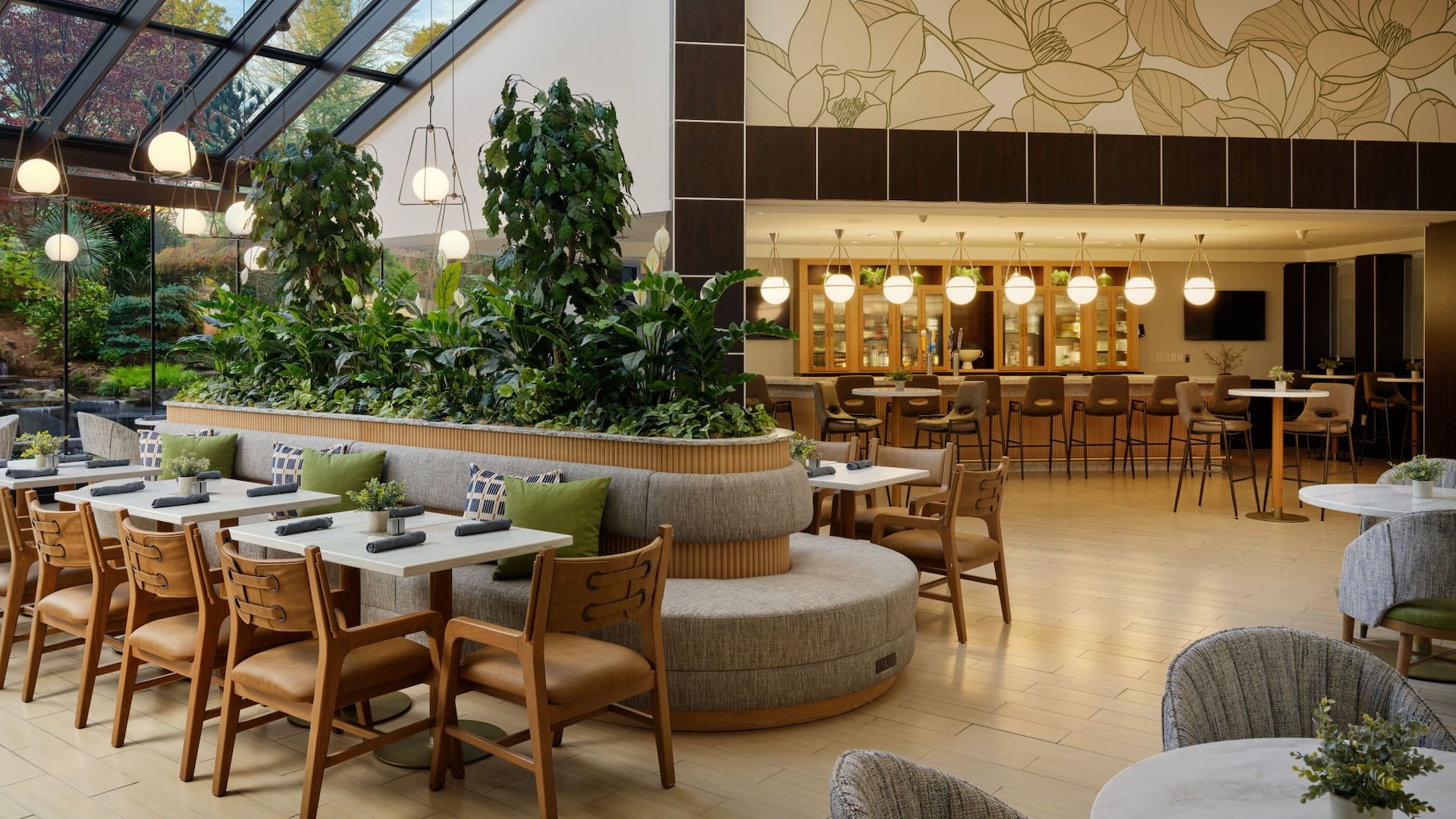 Hyatt Regency Suites Atlanta Northwest Restaurant Dining Area Bar