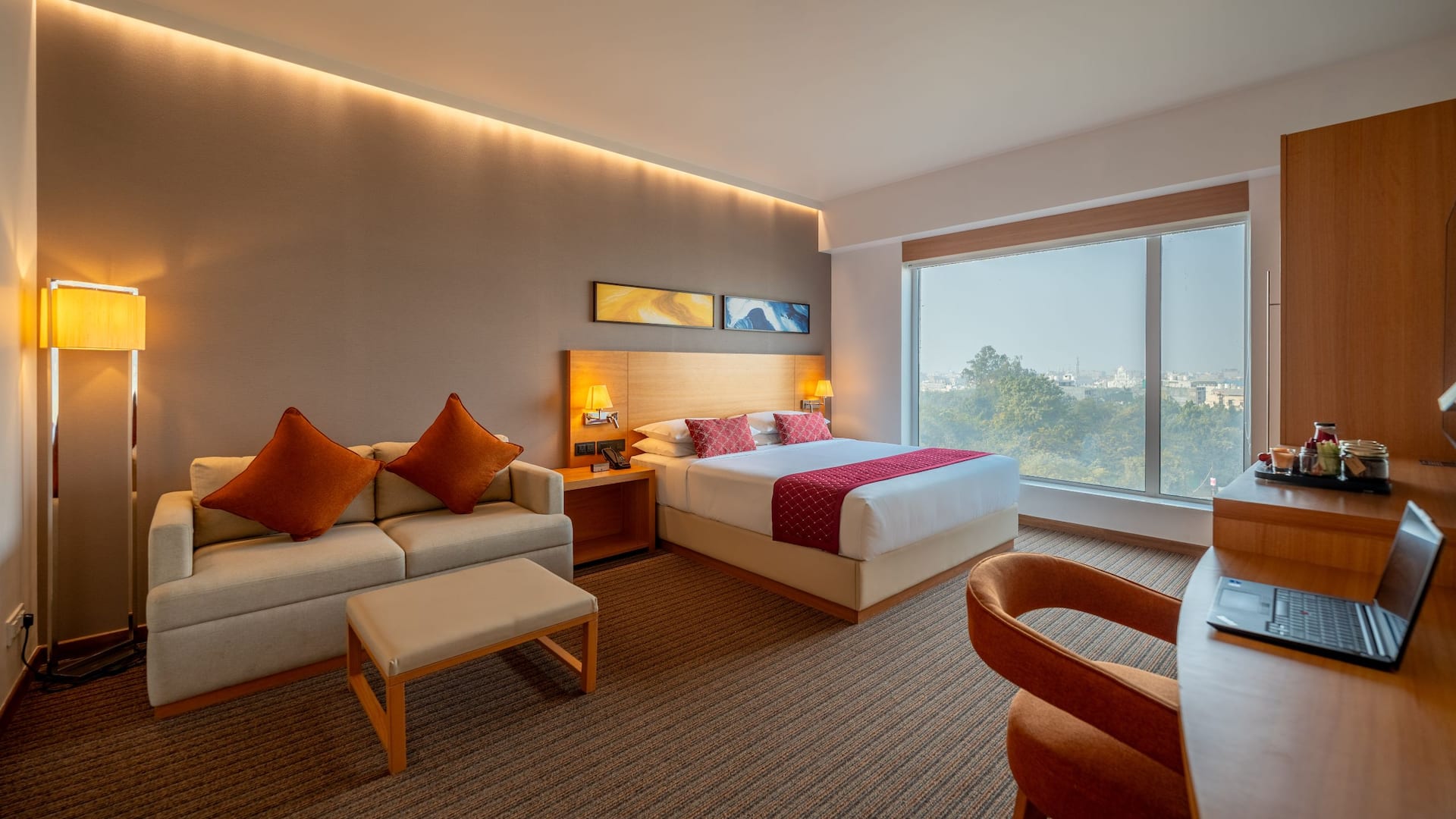 Hyatt Place Gurgaon Udyog Vihar Suite Bedroom