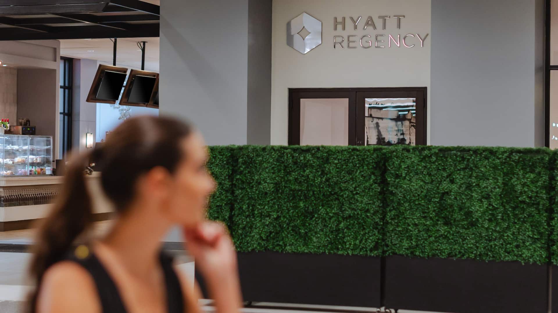 Hyatt Regency Morristown Person Lobby