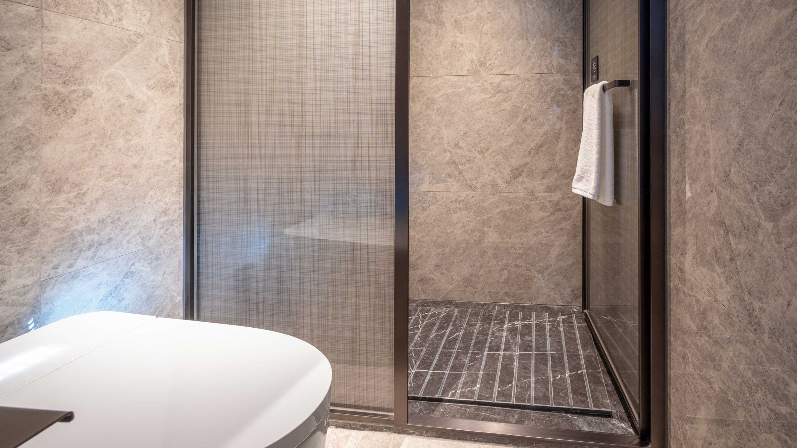 5 of 5 UrCove Nanjing Confucius Temple and Laomendong Resort Blossom Lane Family Bathroom