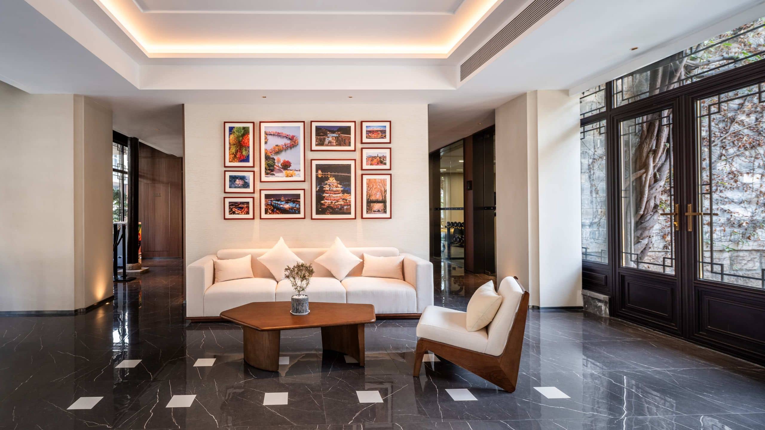 UrCove Nanjing Confucius Temple and Laomendong Resort Lounge Overview