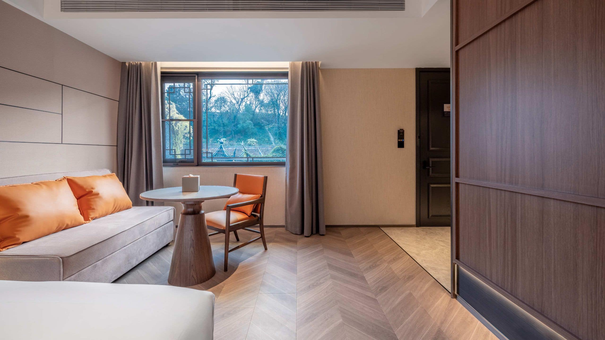 3 of 5 UrCove Nanjing Confucius Temple and Laomendong Resort Sunlit Family Twin Sofa