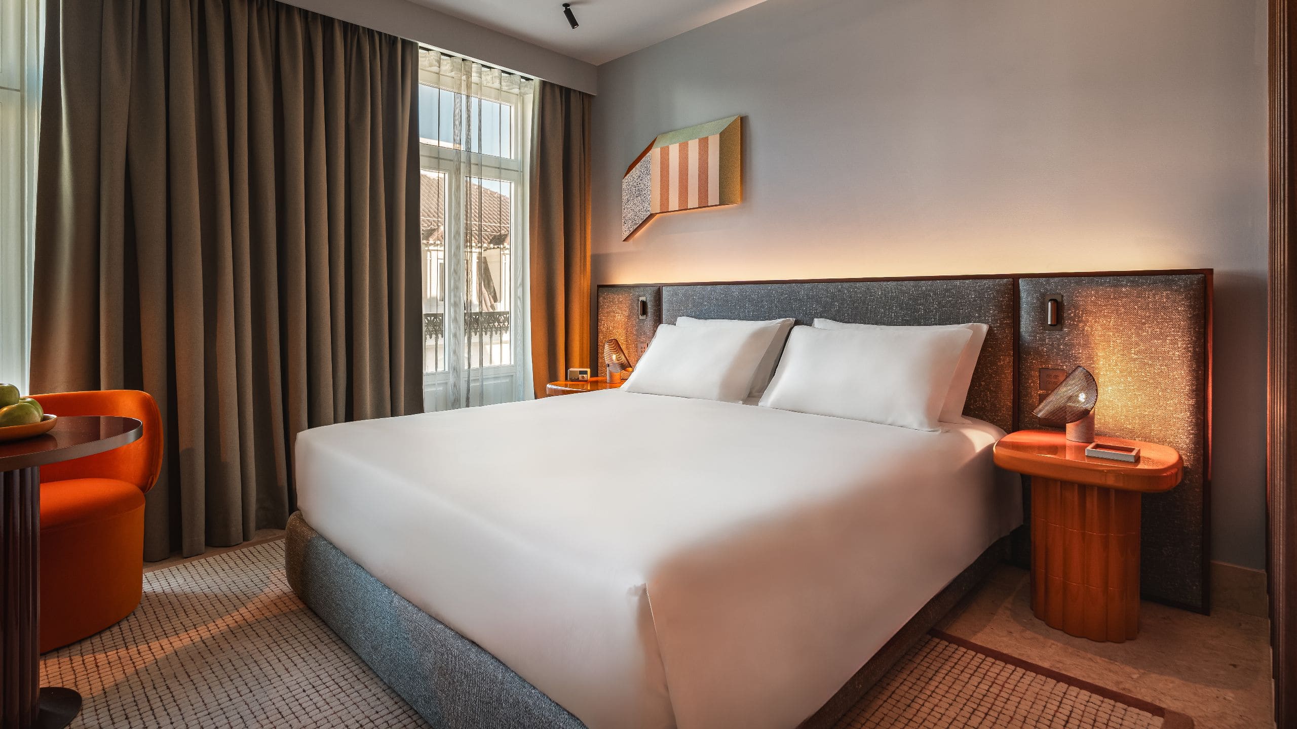 Andaz Lisbon King Bed Rua Augusta View Deluxe Bed Focus