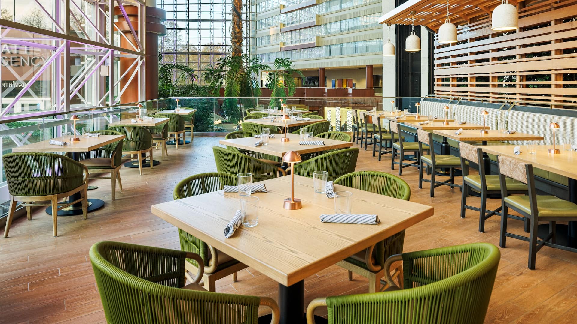 Hyatt Regency Greenville Roost Restaurant Atrium Seating