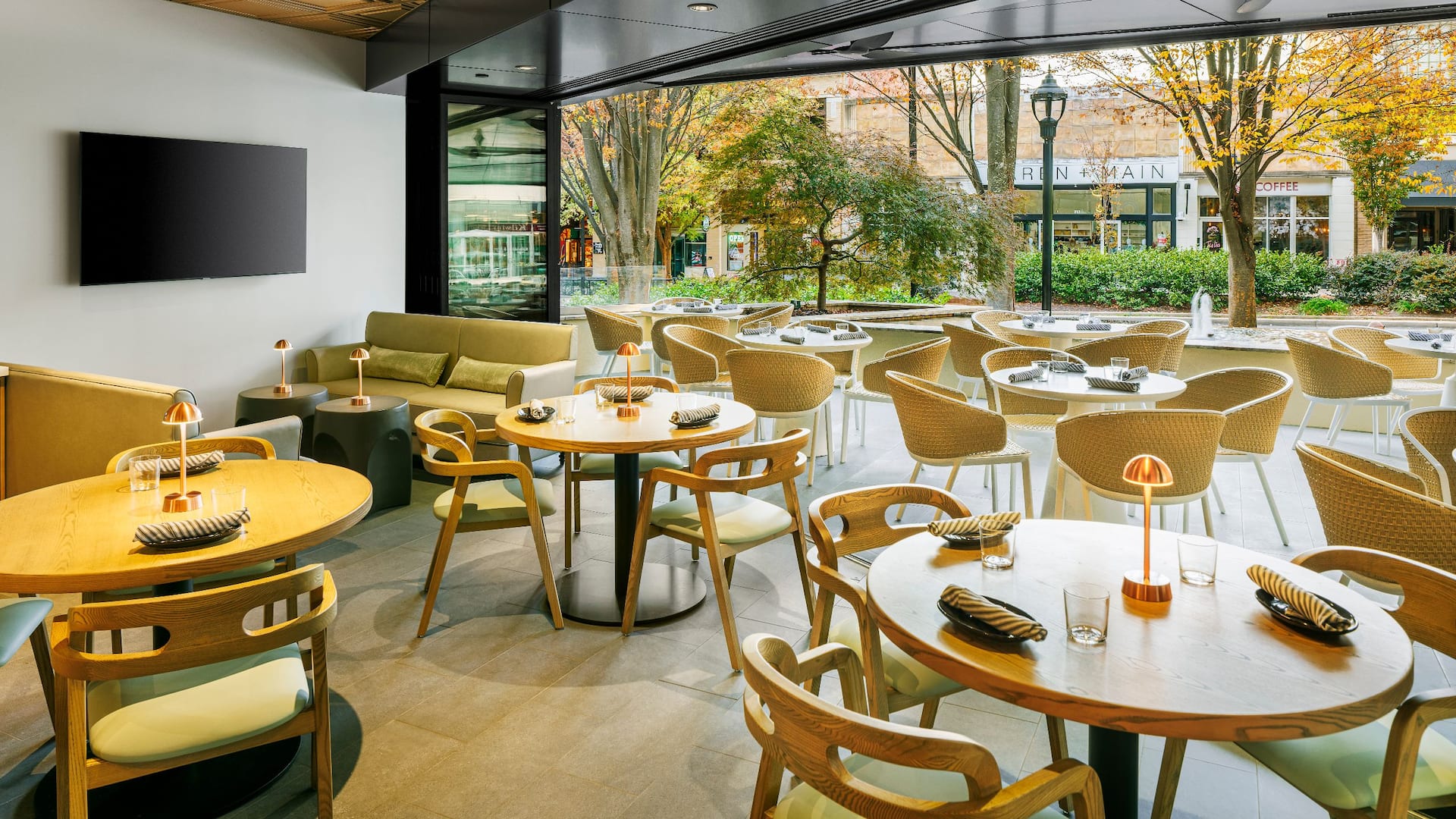 Hyatt Regency Greenville Roost Restaurant Patio Seating