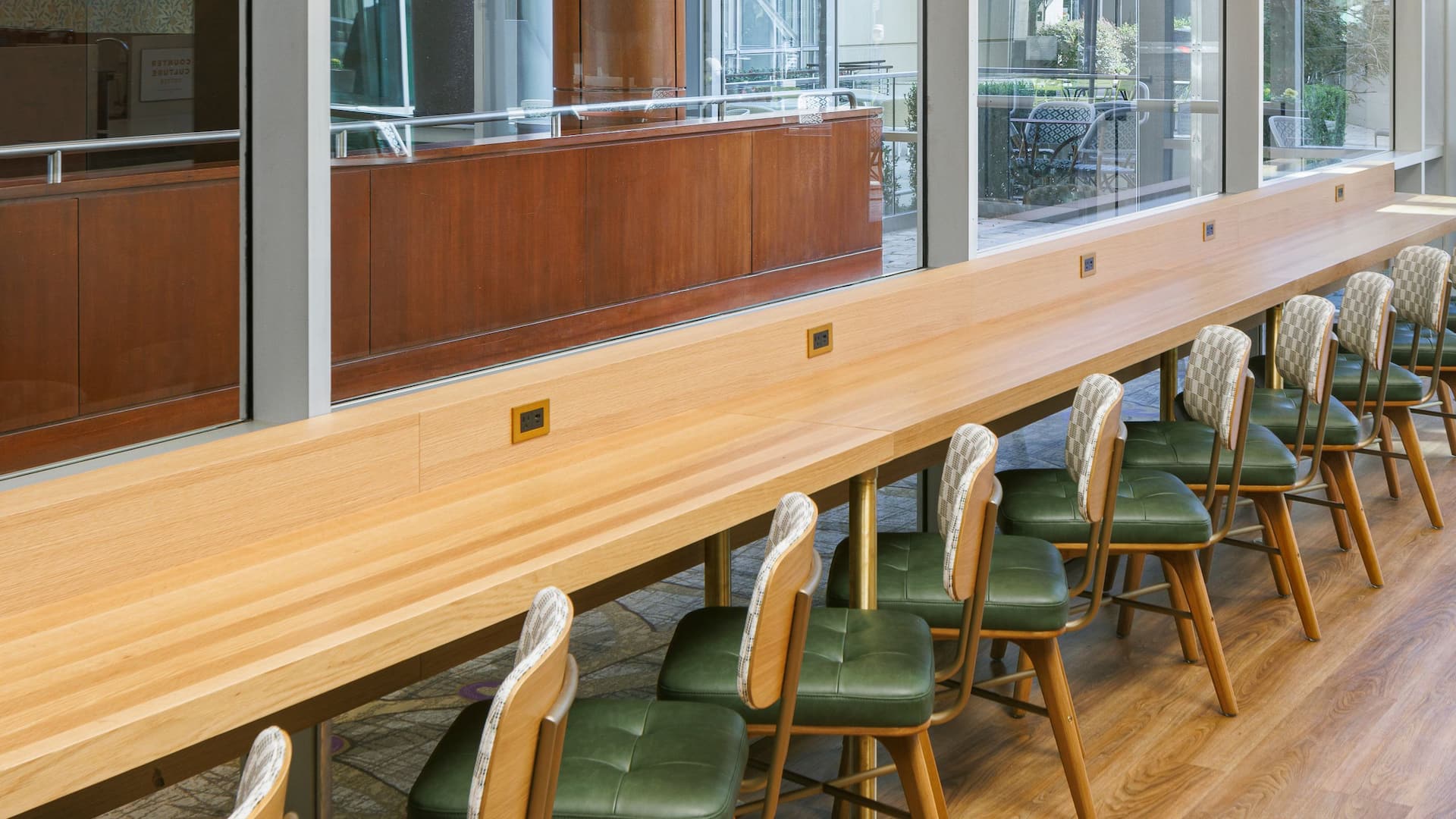 Hyatt Regency Greenville Cafe Meeting Grounds Bar Seating