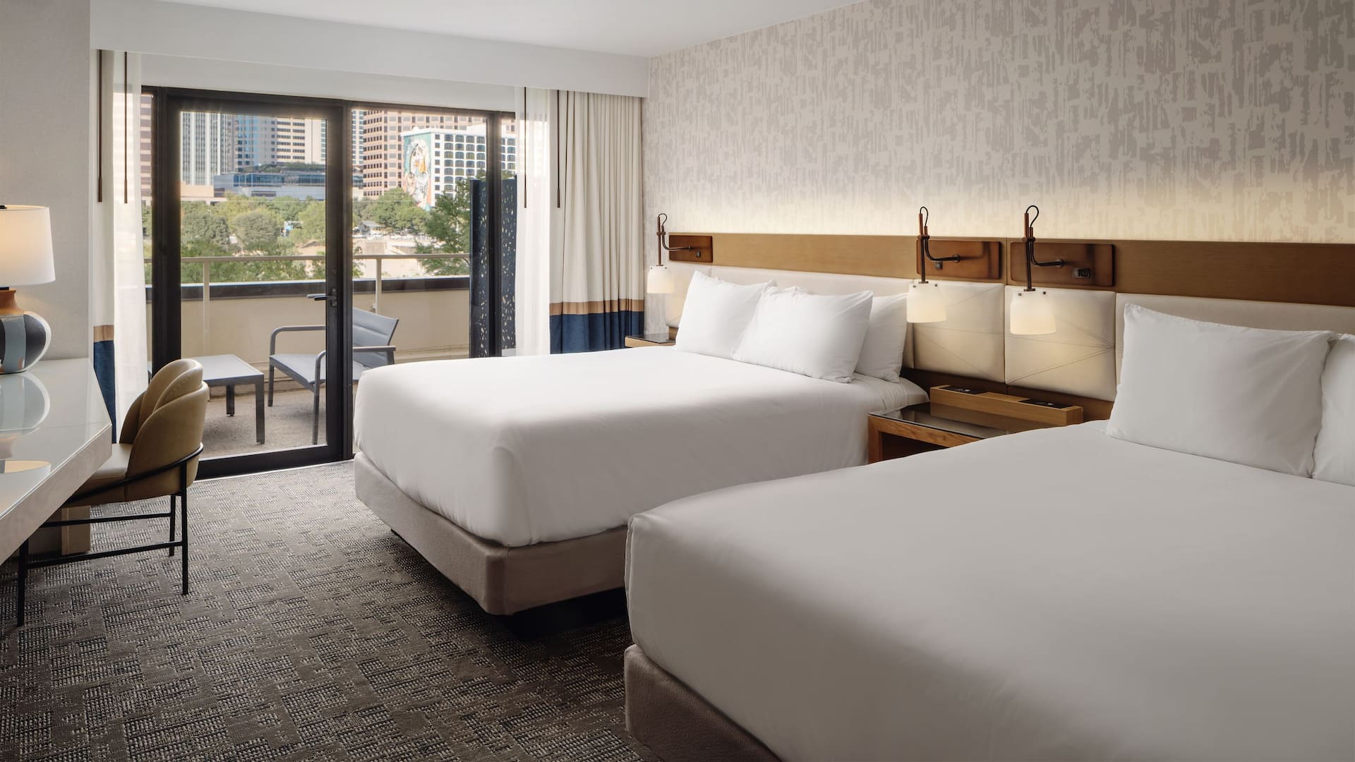 Hyatt Regency Austin Lakefront Patio And Lake View Balcony Two Queens