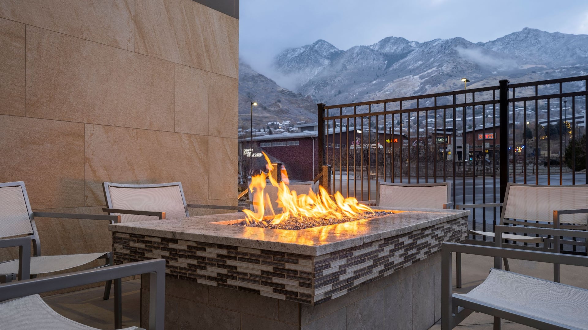 Hyatt Place Salt Lake City/Cottonwood Outdoor Fire Pit