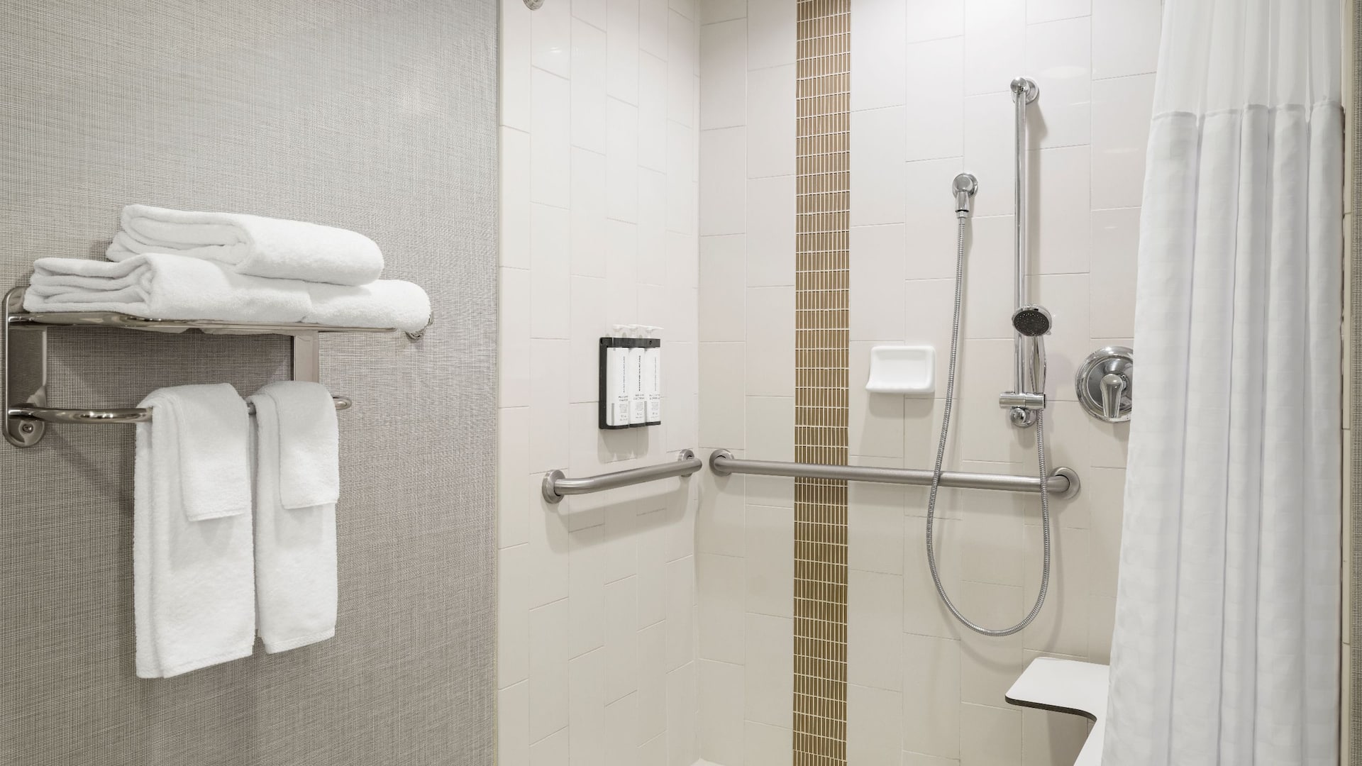 Hyatt Place Salt Lake City/Cottonwood Accessible Shower