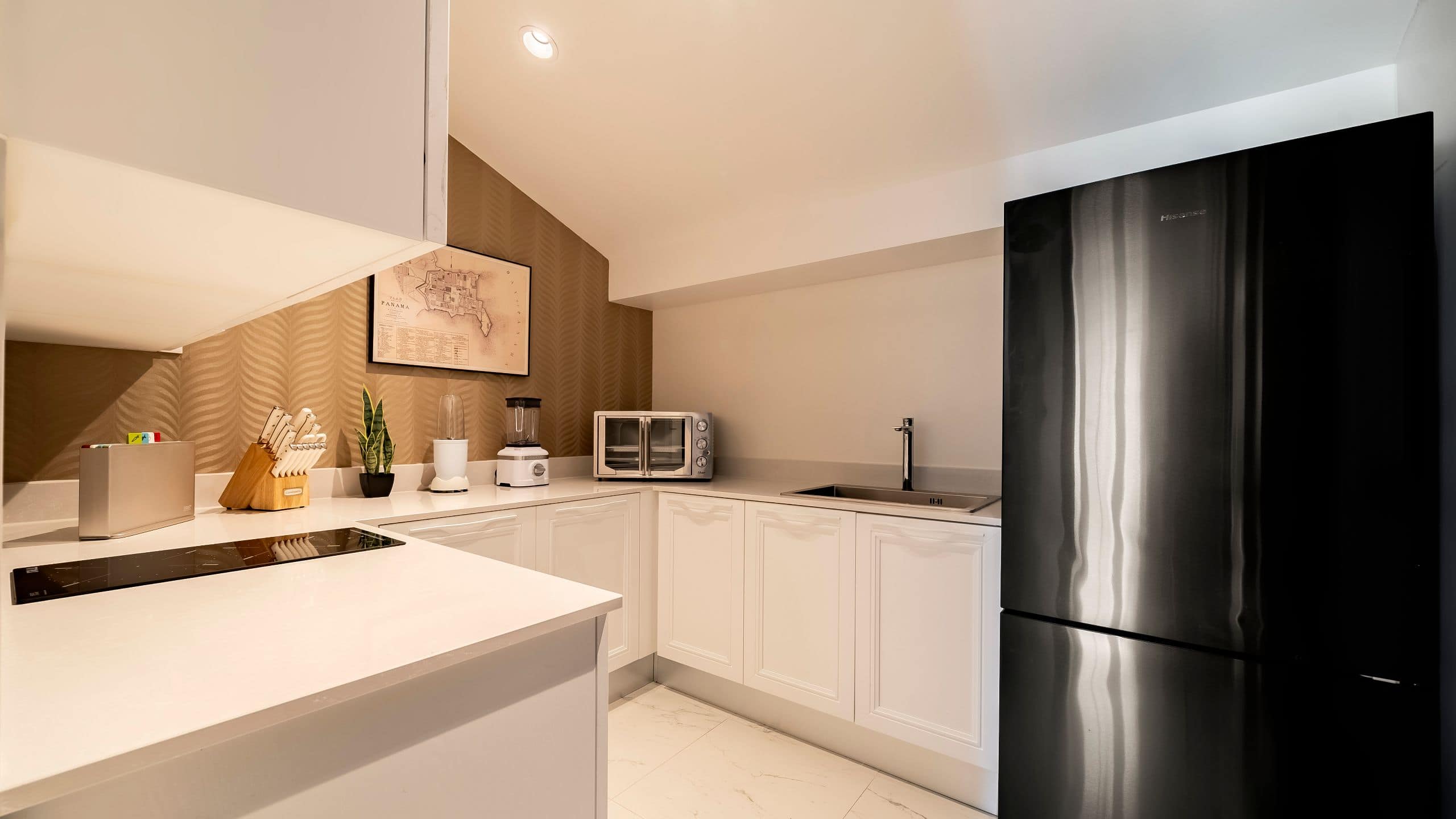 3 of 4 Hotel La Compañía Casco Antiguo La Gran Francais Kitchen