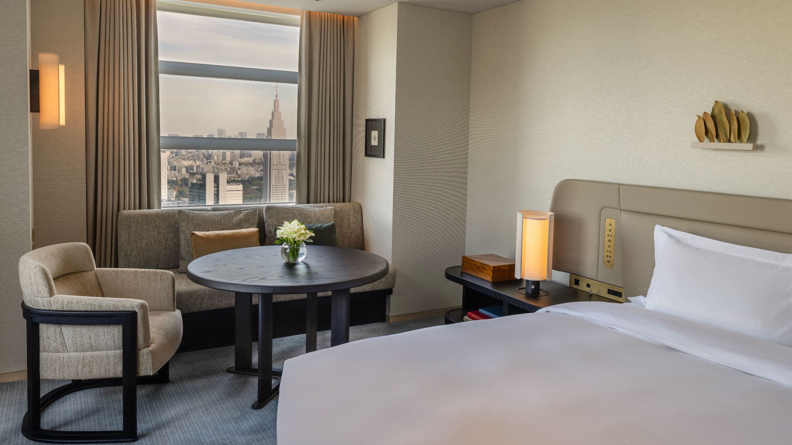 2/6 Park Hyatt Tokyo King Bed Premier Bedroom Side