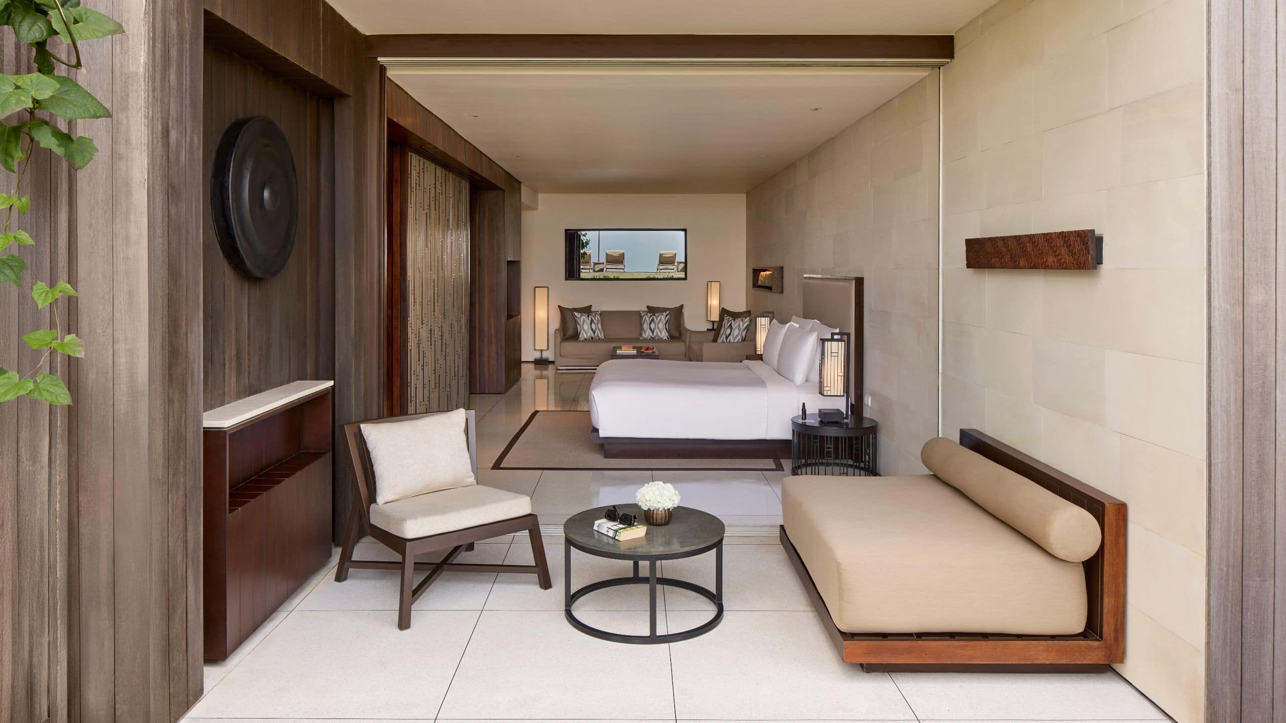 2 de 7 Alila Seminyak Alila Terrace Suite Inside View New