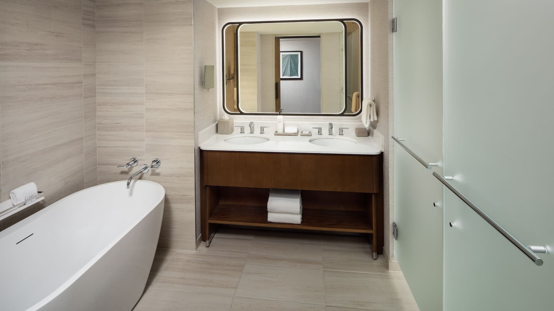 3 of 3 Grand Hyatt DFW Executive Suite Bathroom